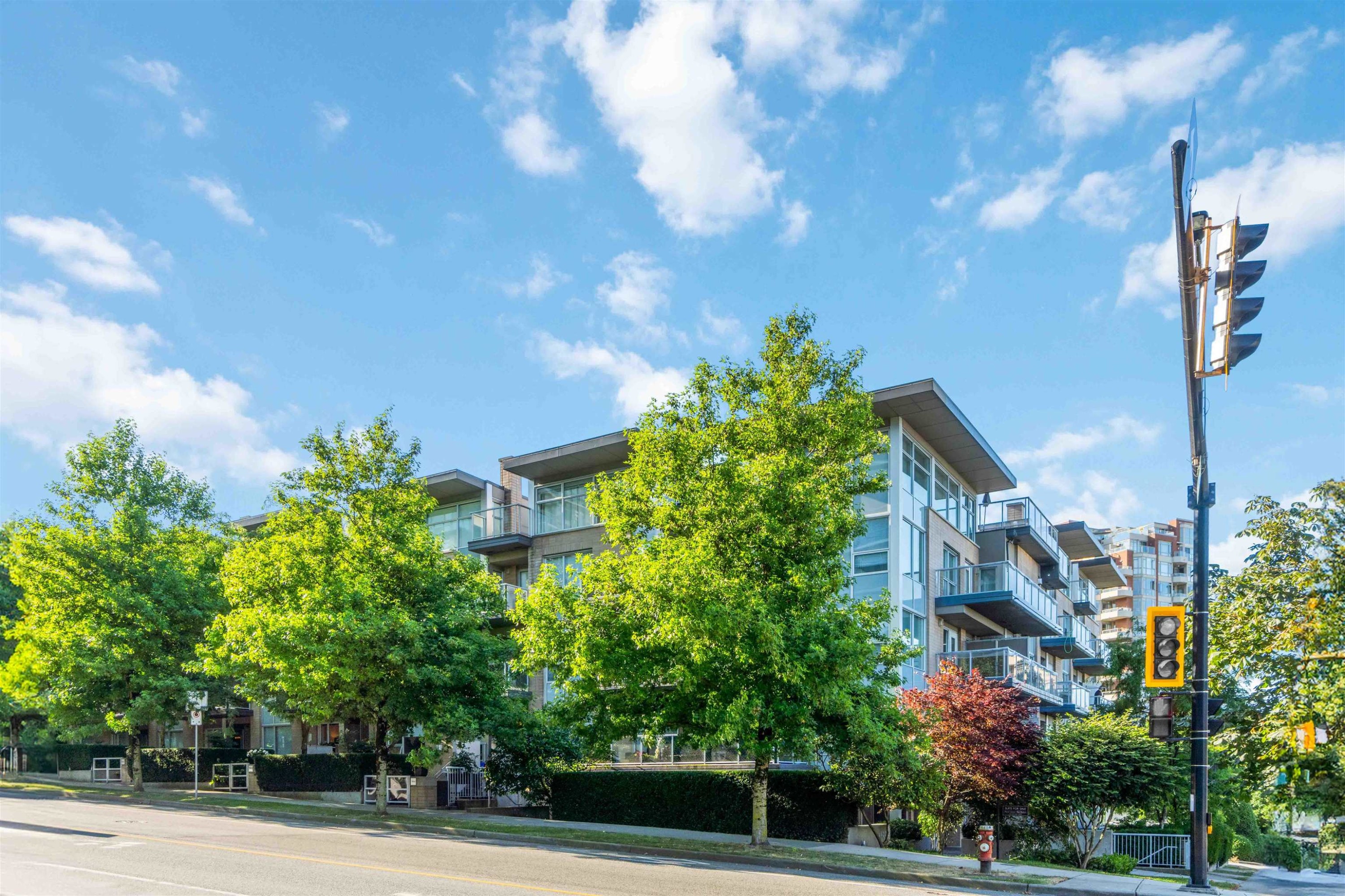 213-1288 Chesterfield Avenue, North Vancouver, BC