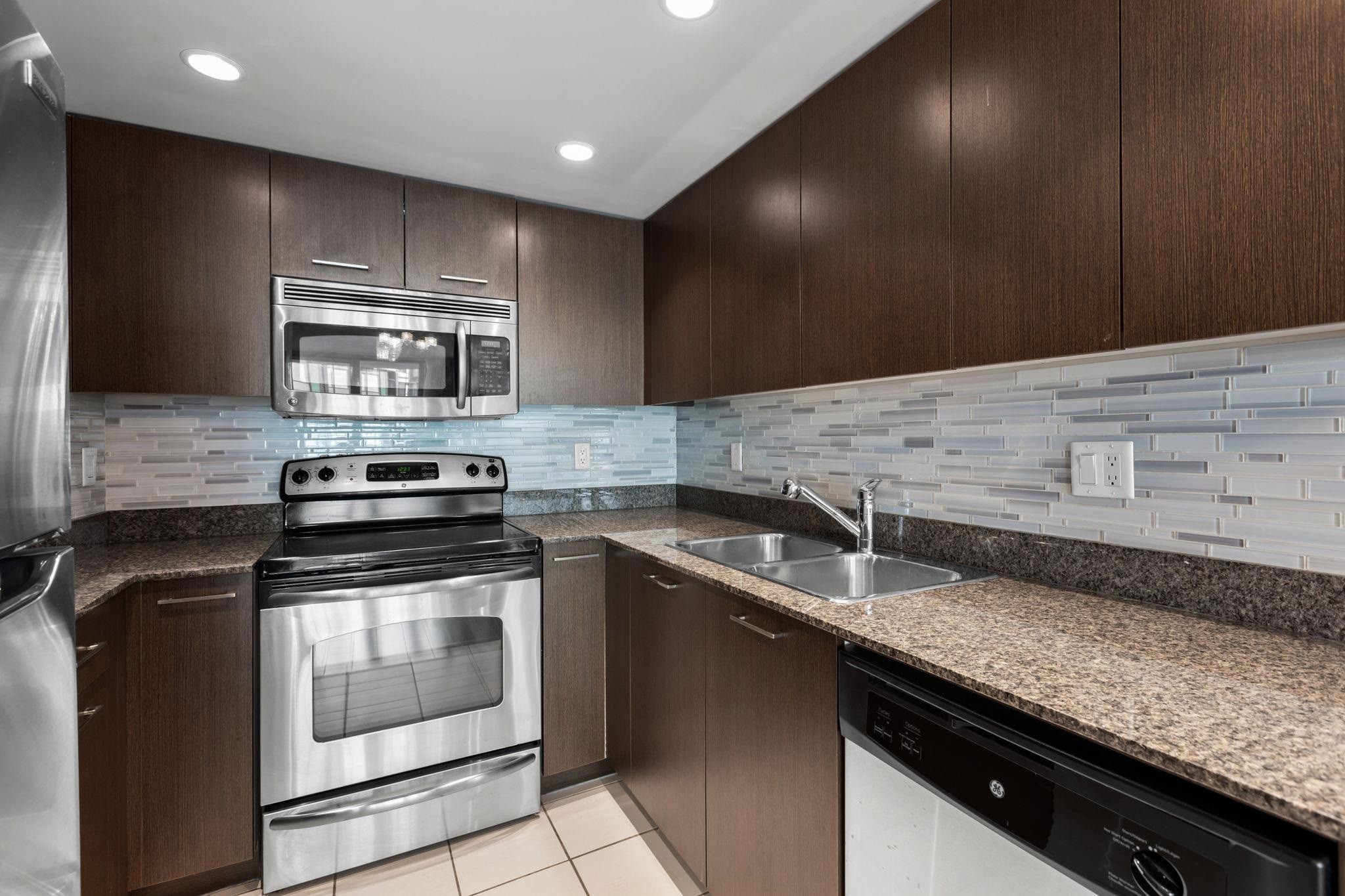 706-1212 Howe Street, Vancouver, BC