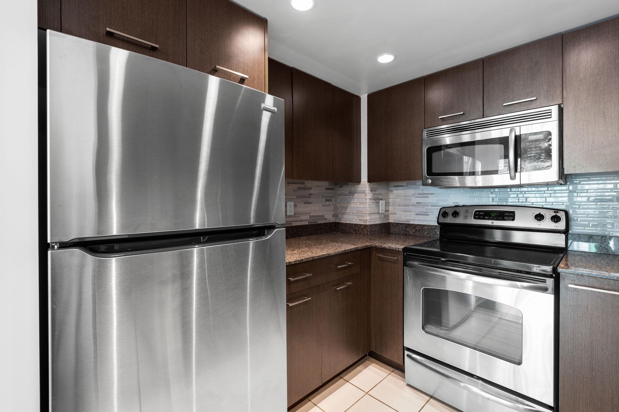 706-1212 Howe Street, Vancouver, BC