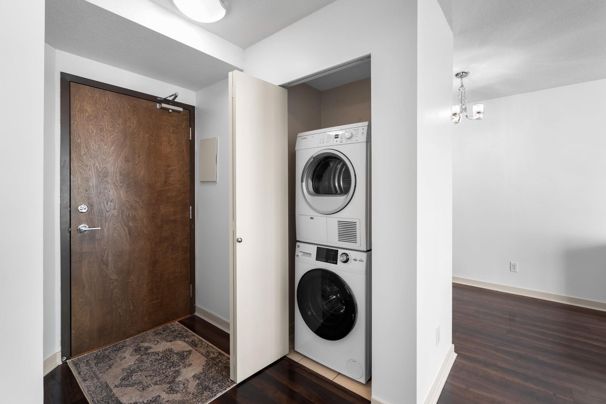 706-1212 Howe Street, Vancouver, BC