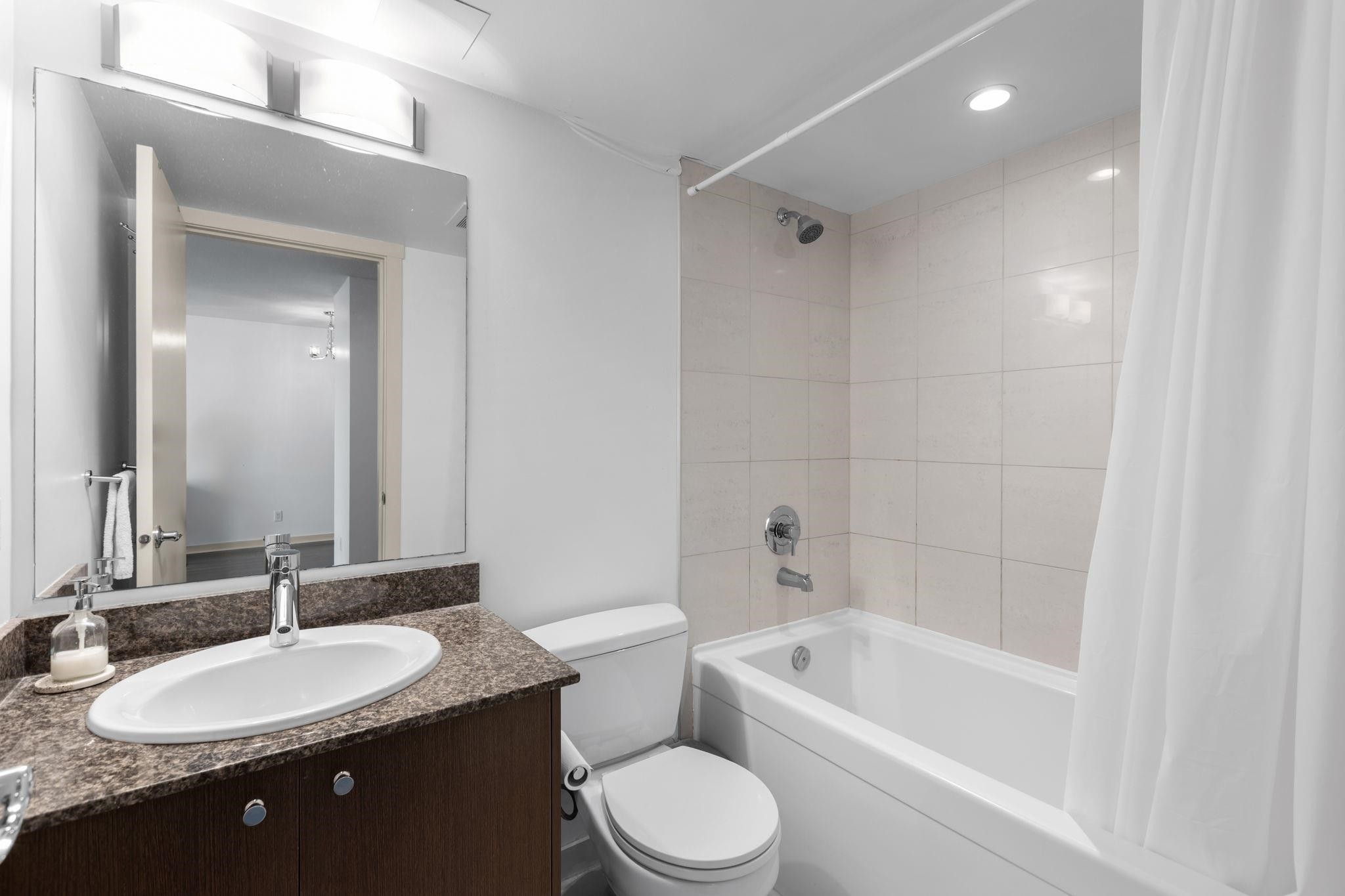 706-1212 Howe Street, Vancouver, BC