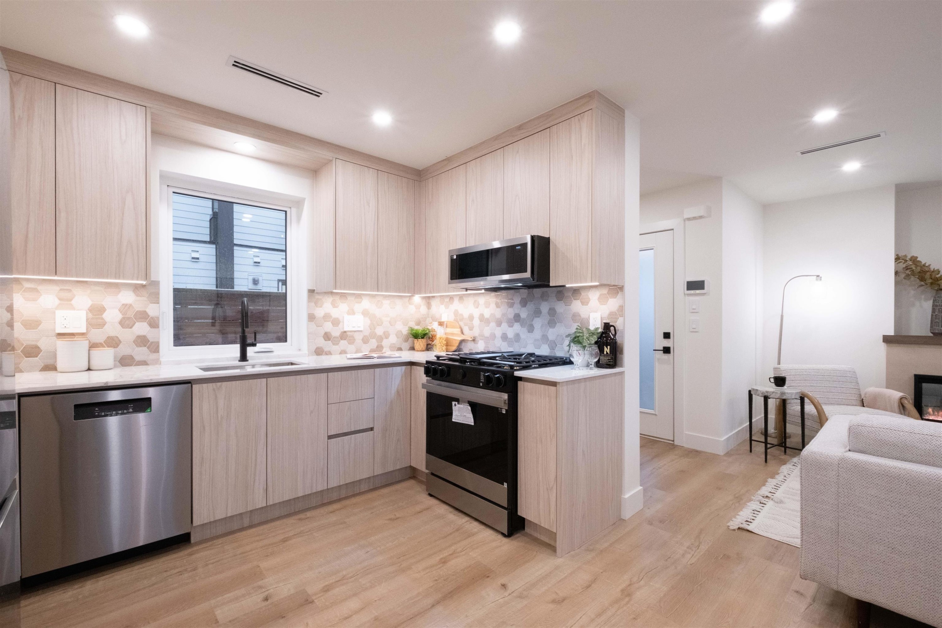 2665 Pender Street E, Vancouver, BC