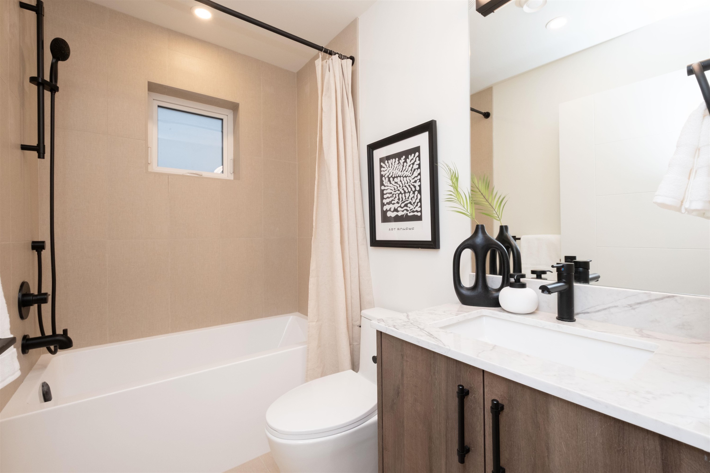 2-2667 Pender Street E, Vancouver, BC