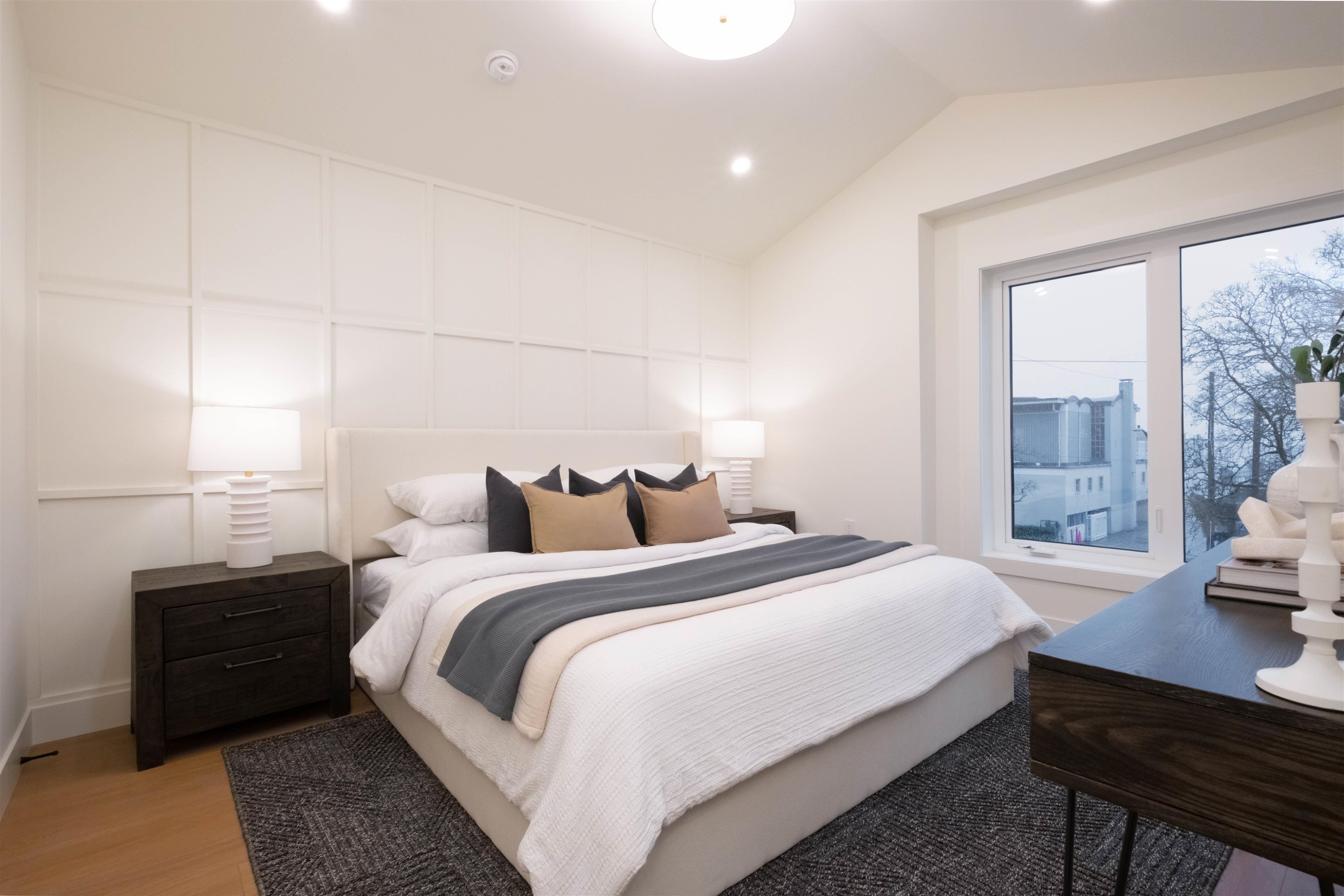 2-2667 Pender Street E, Vancouver, BC