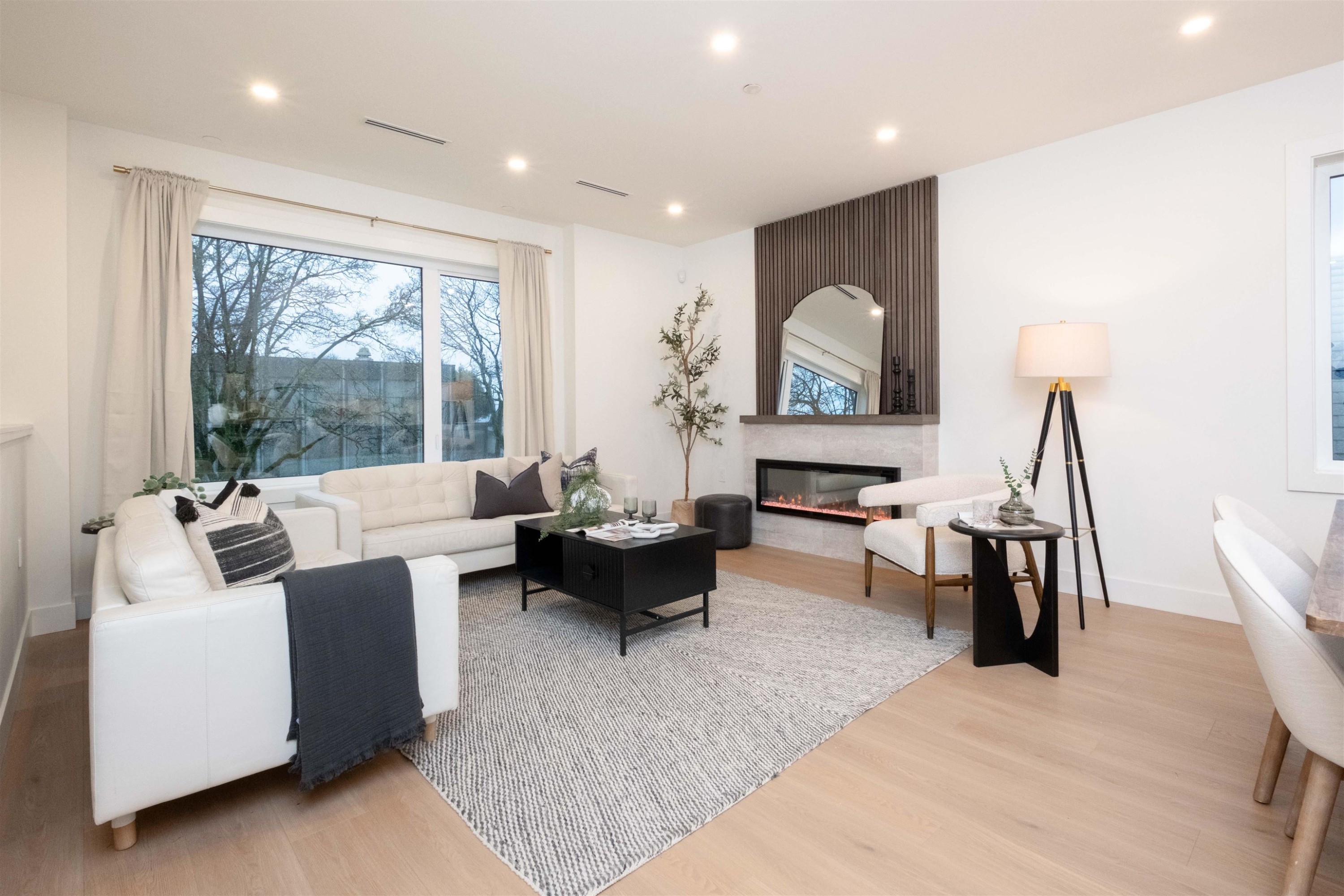 2-2667 Pender Street E, Vancouver, BC