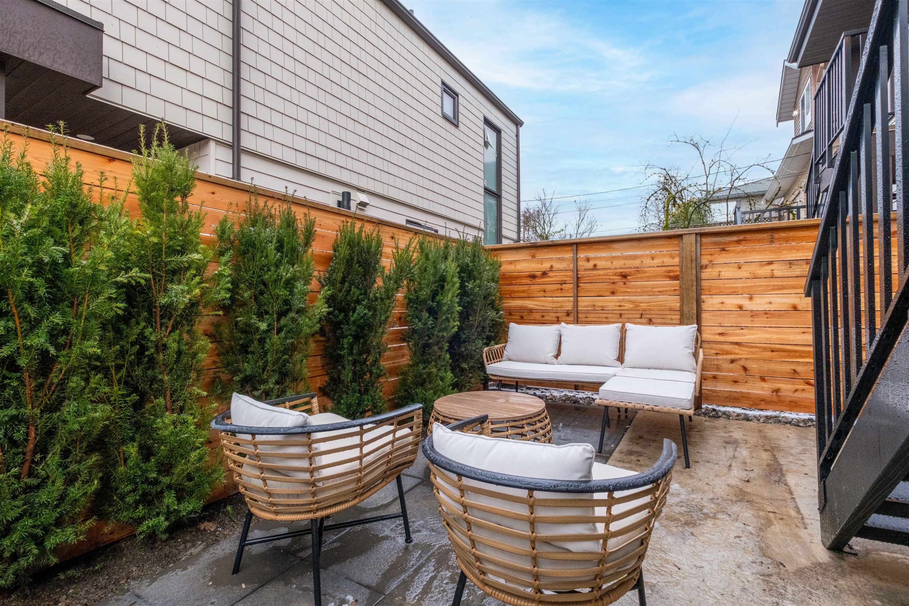 2-2667 Pender Street E, Vancouver, BC