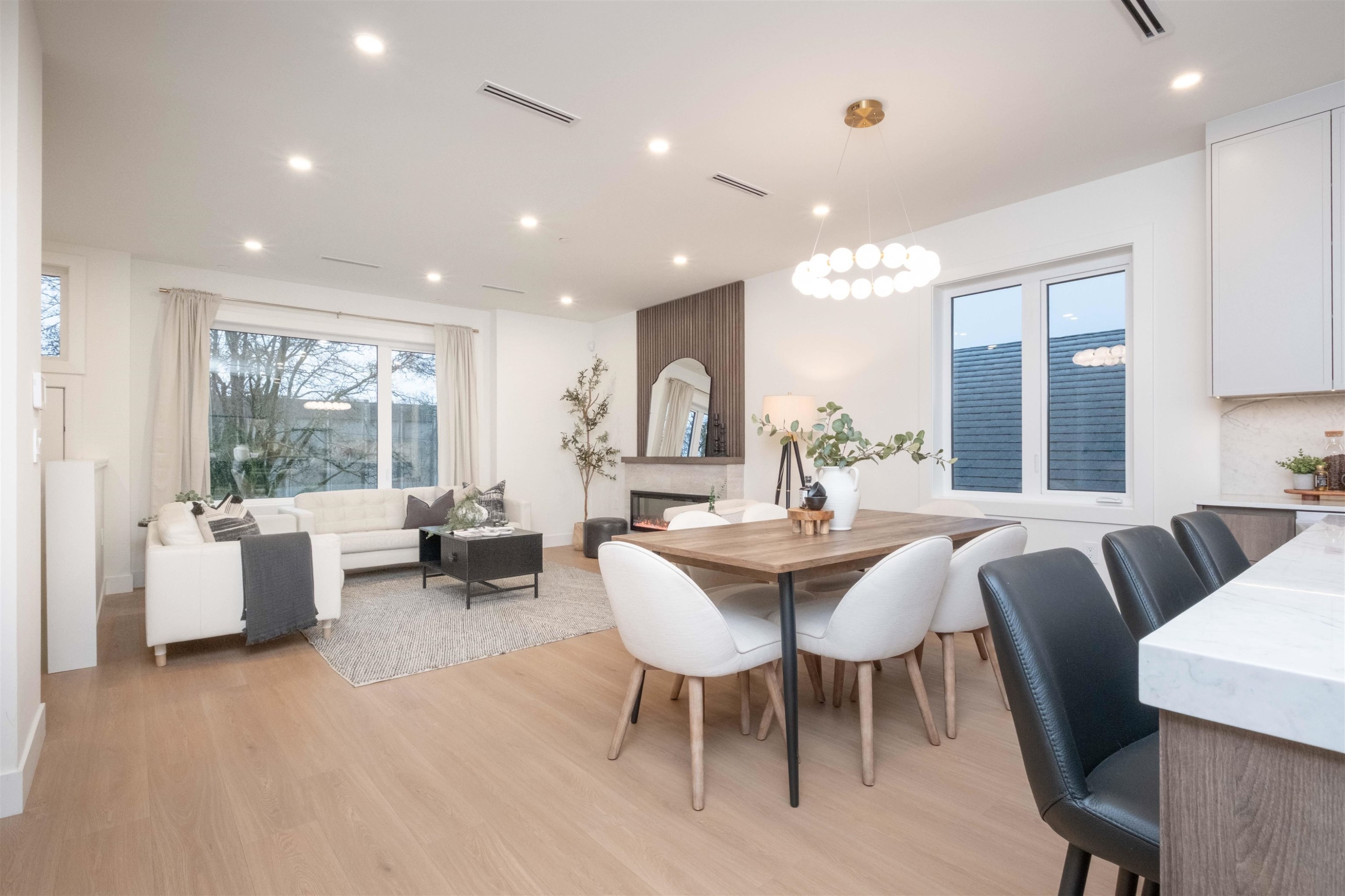 2-2667 Pender Street E, Vancouver, BC