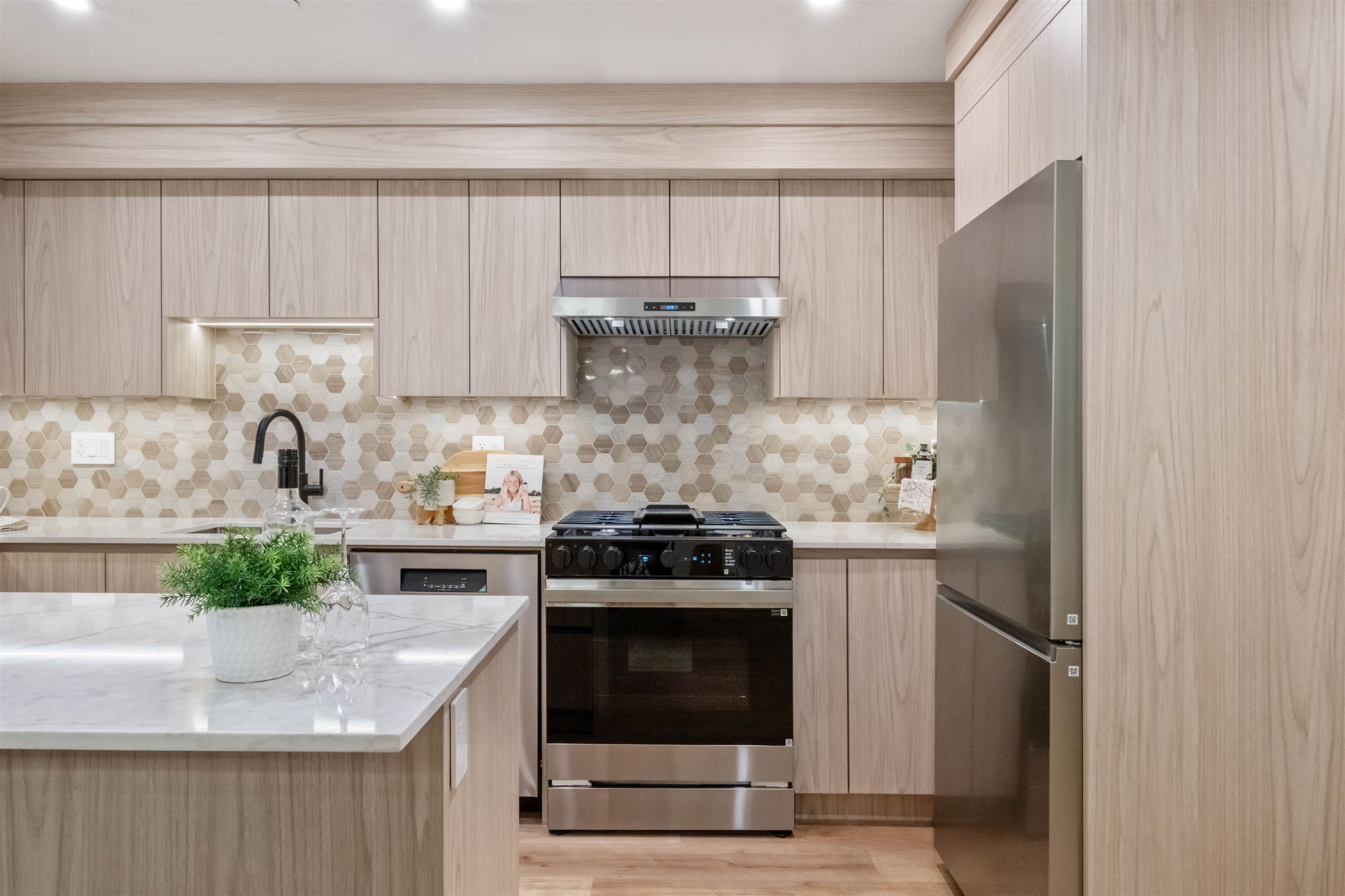 4-2667 Pender Street E, Vancouver, BC