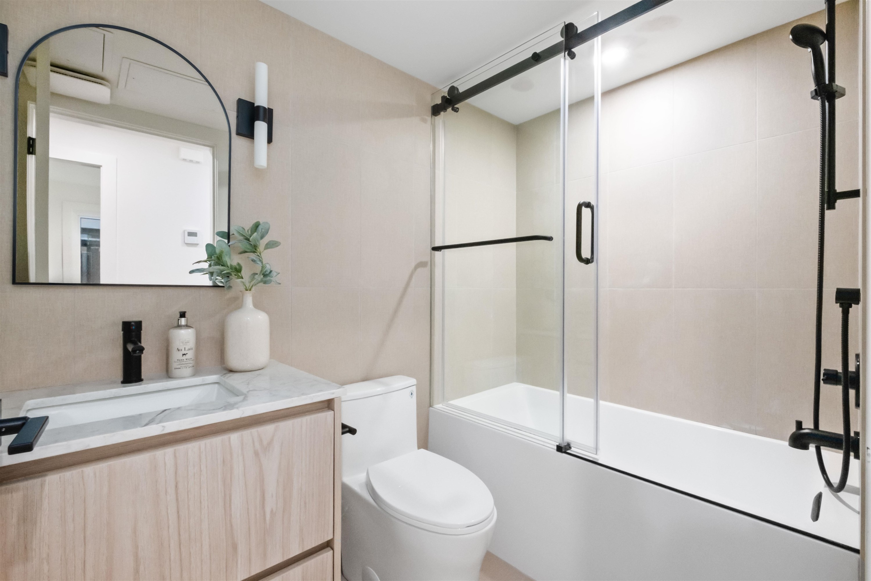 4-2667 Pender Street E, Vancouver, BC