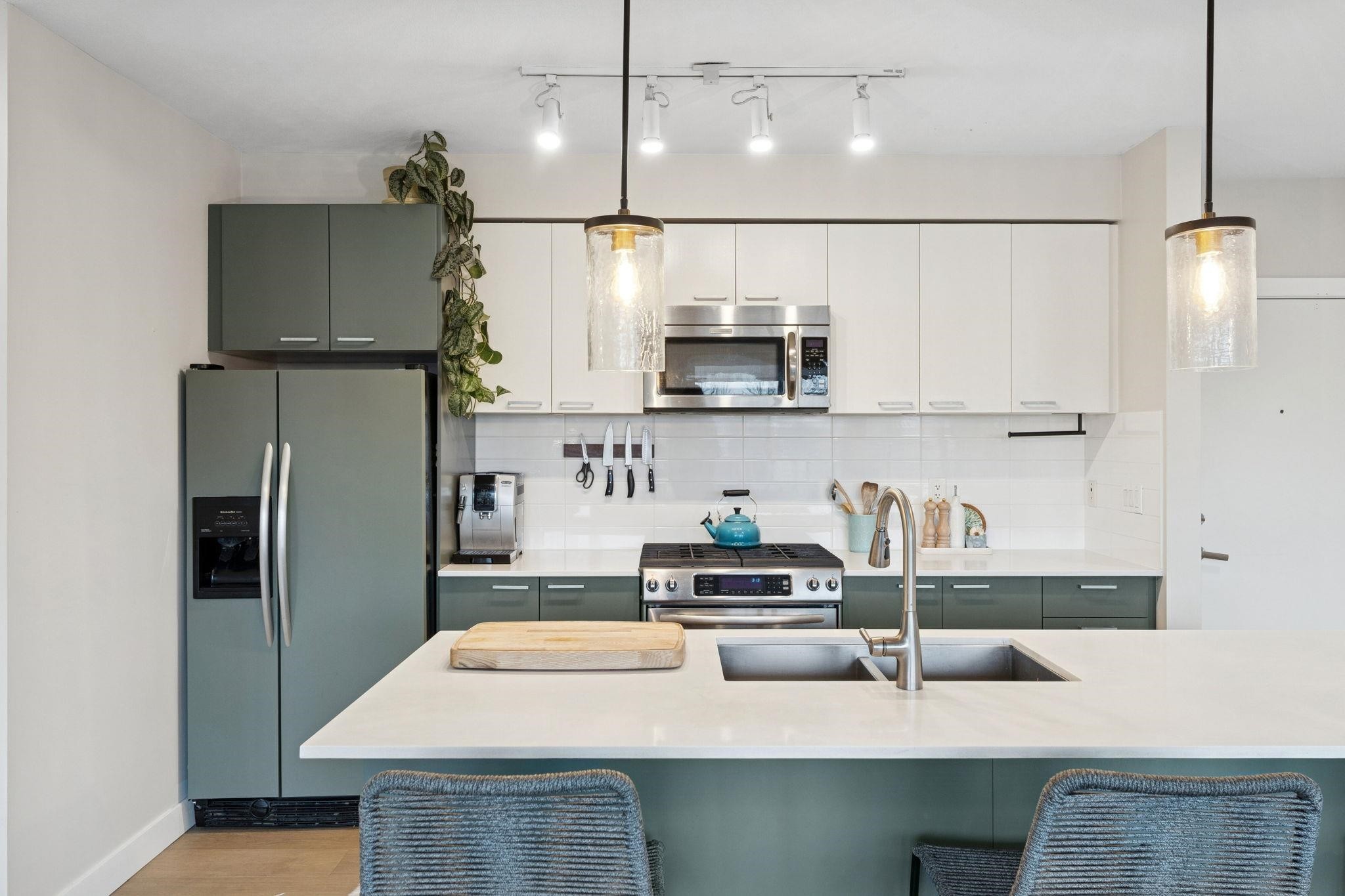 403-1330 Marine Drive, North Vancouver, BC