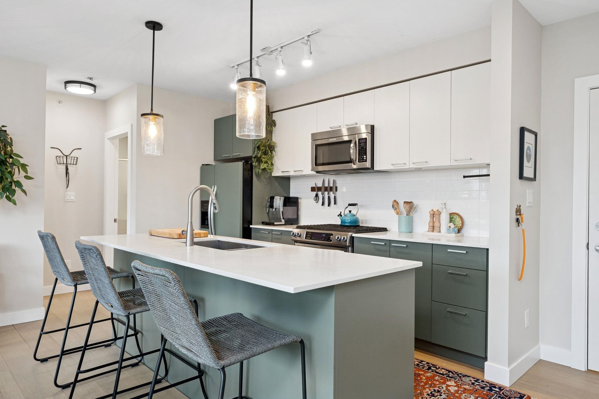 403-1330 Marine Drive, North Vancouver, BC