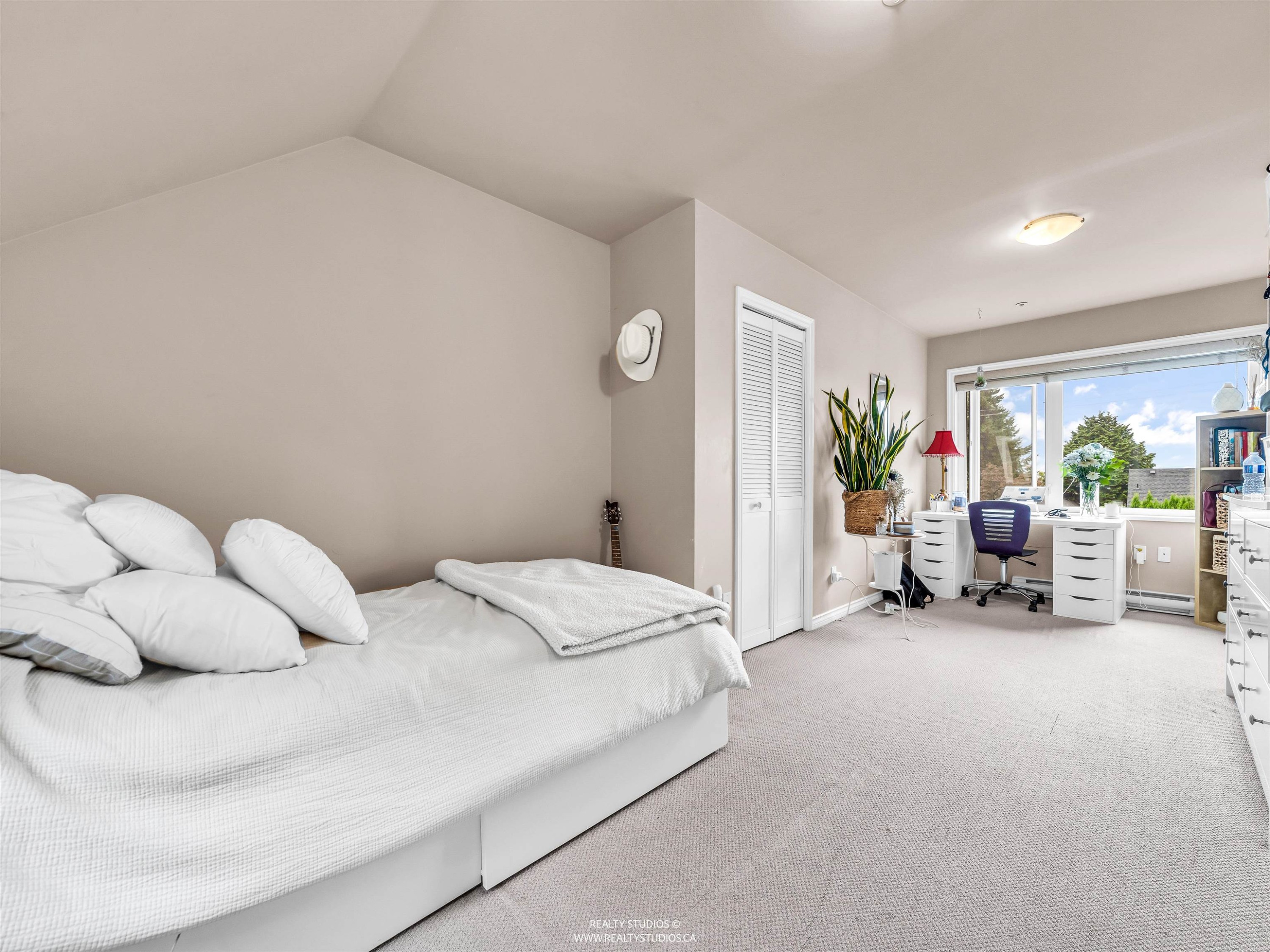 3025 2Nd Avenue W, Vancouver, BC