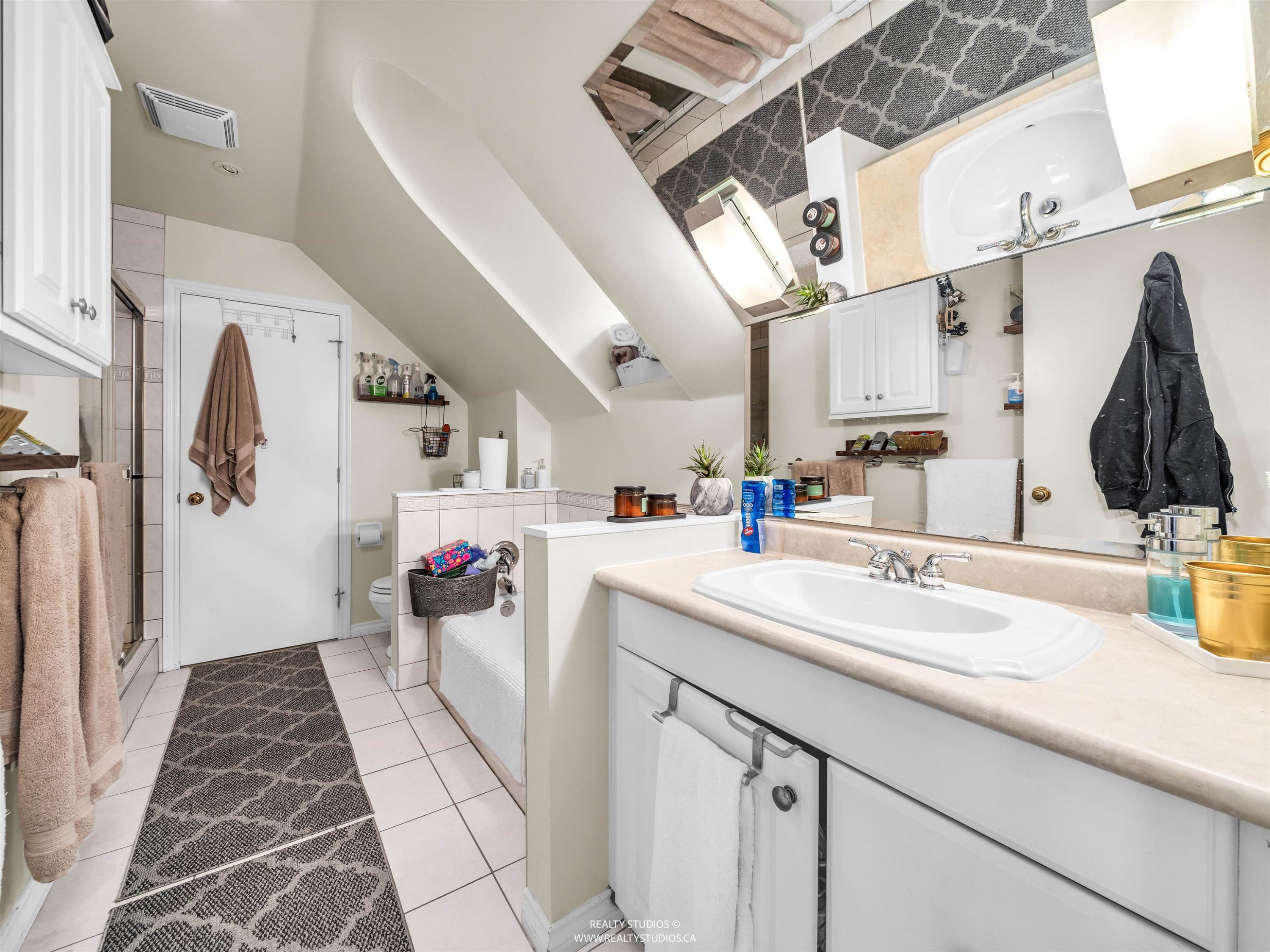 3025 2Nd Avenue W, Vancouver, BC