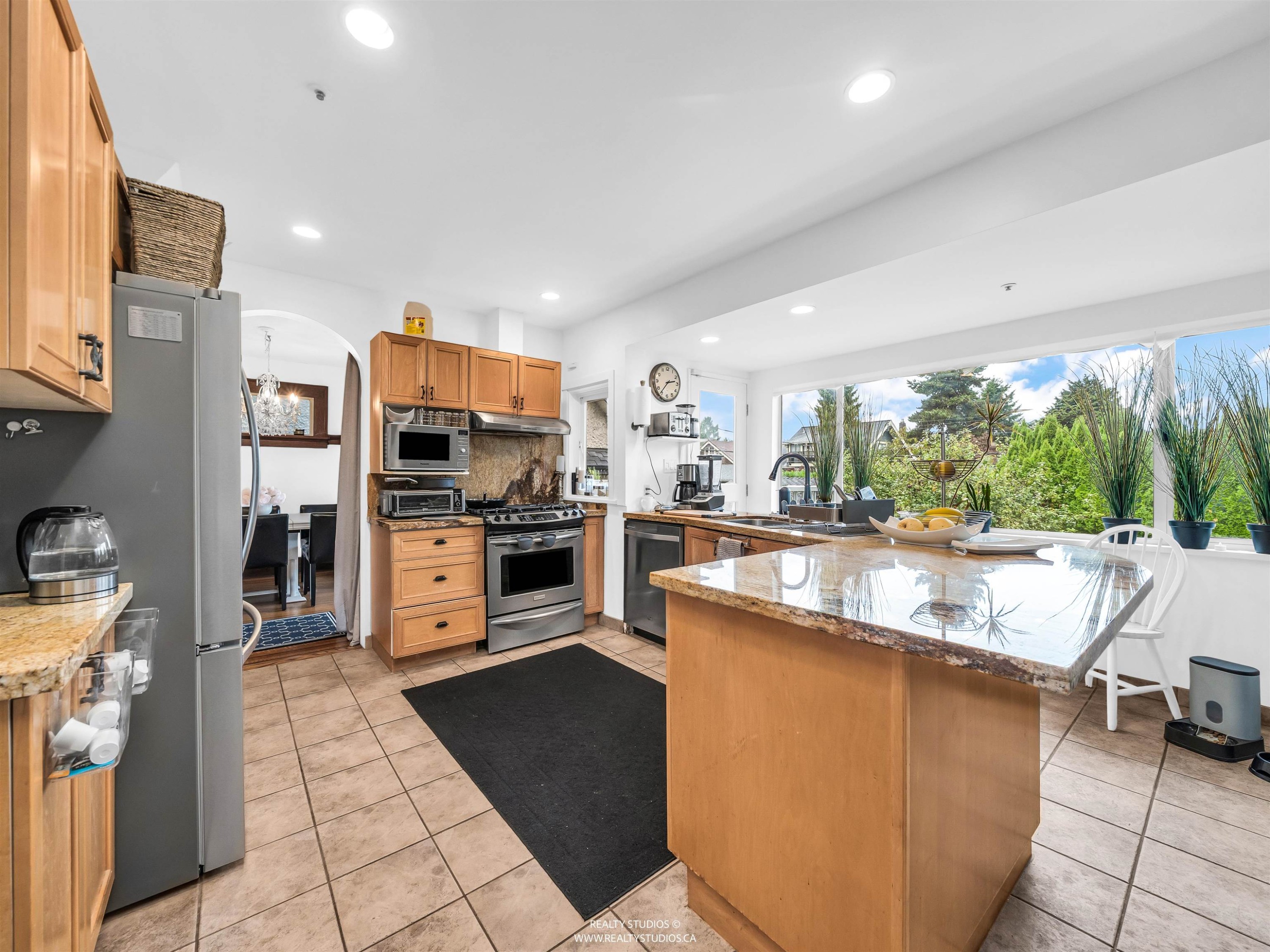 3025 2Nd Avenue W, Vancouver, BC