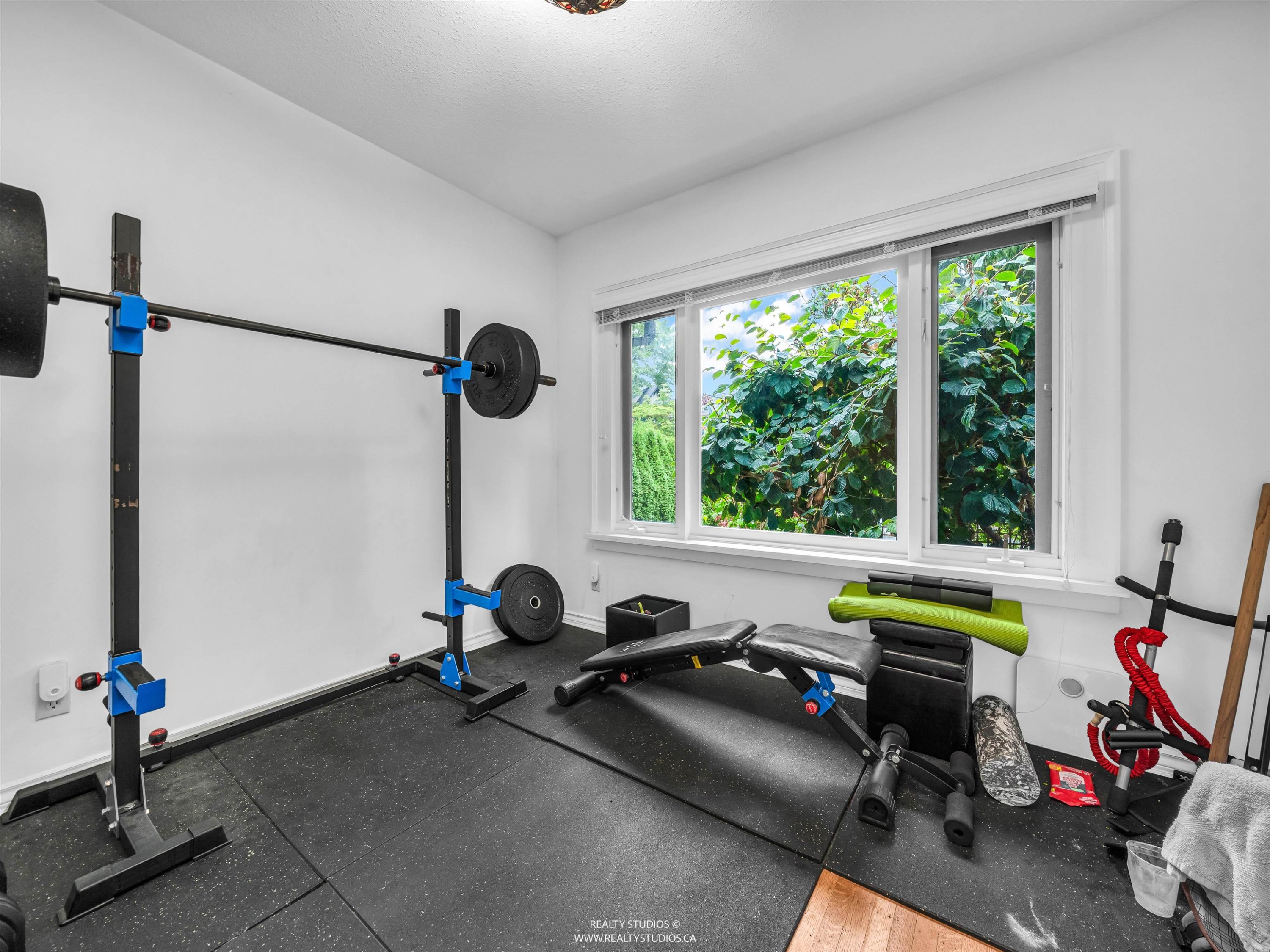 3025 2Nd Avenue W, Vancouver, BC