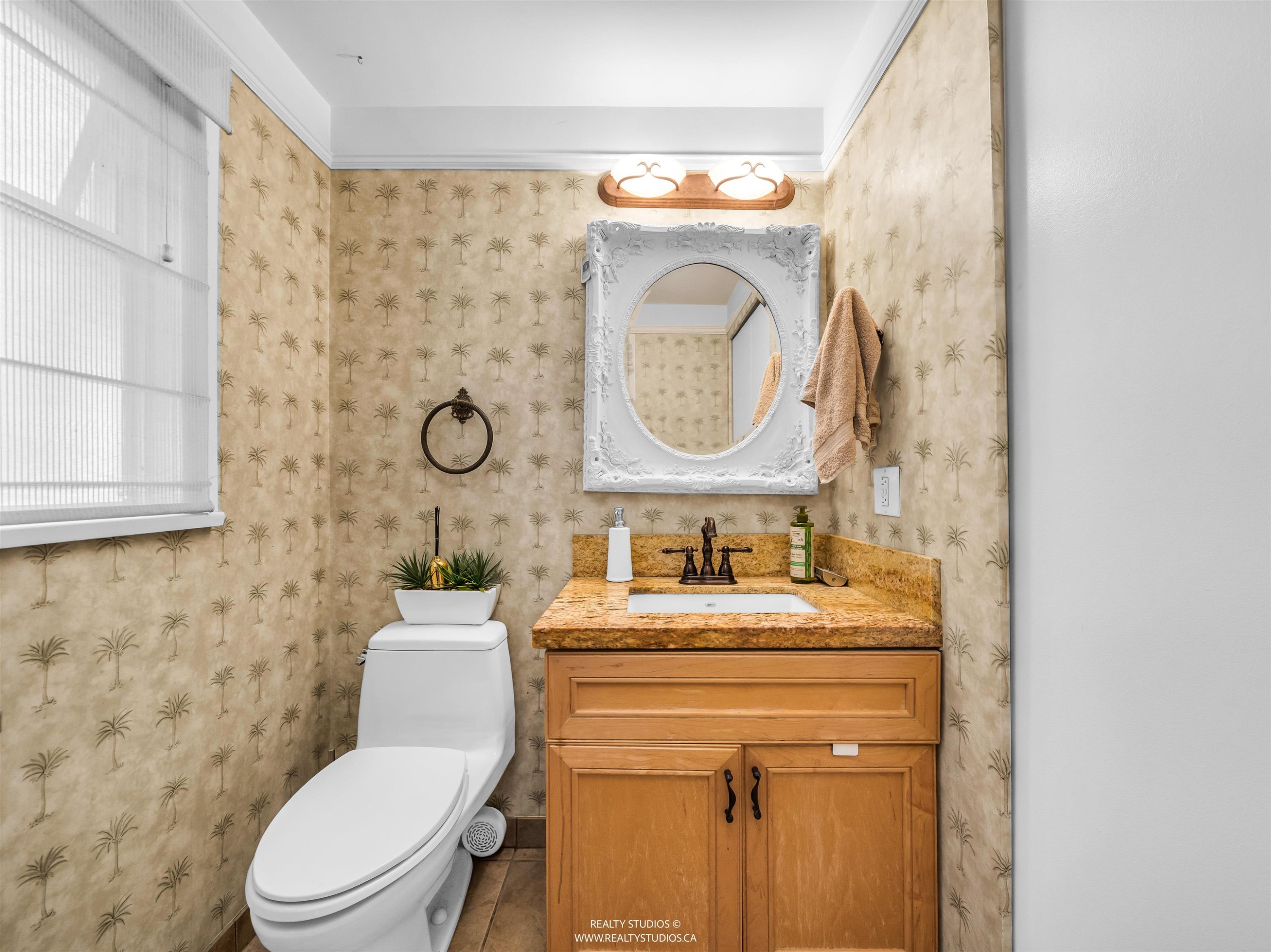 3025 2Nd Avenue W, Vancouver, BC