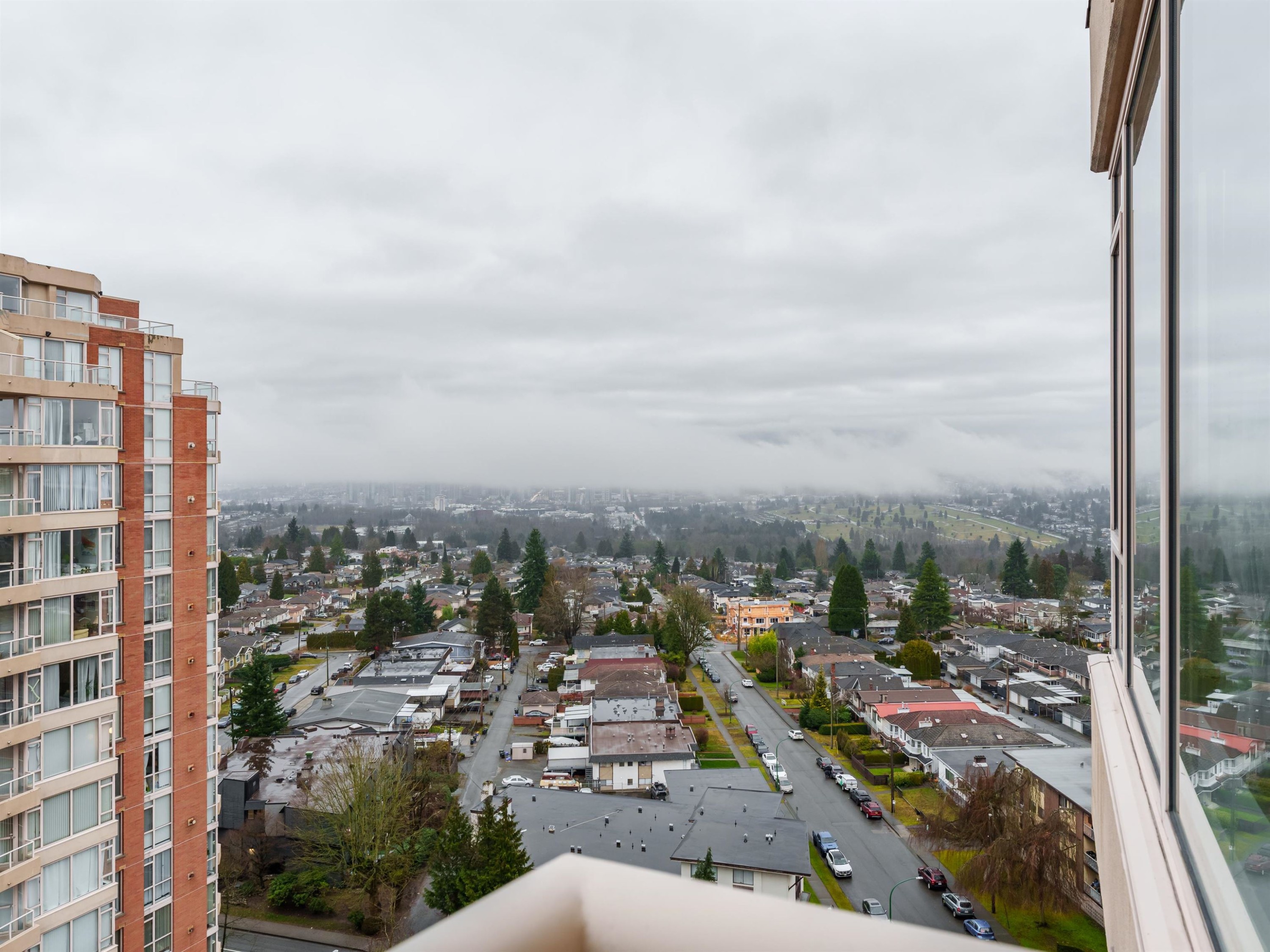 1505-4689 Hazel Street, Burnaby, BC