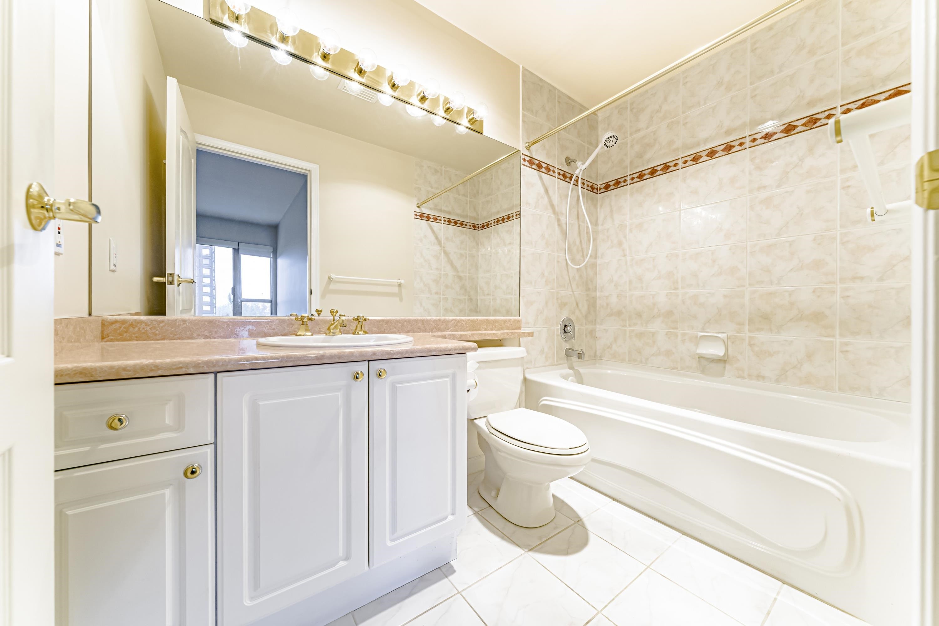 1502-6838 Station Hill Drive, Burnaby, BC