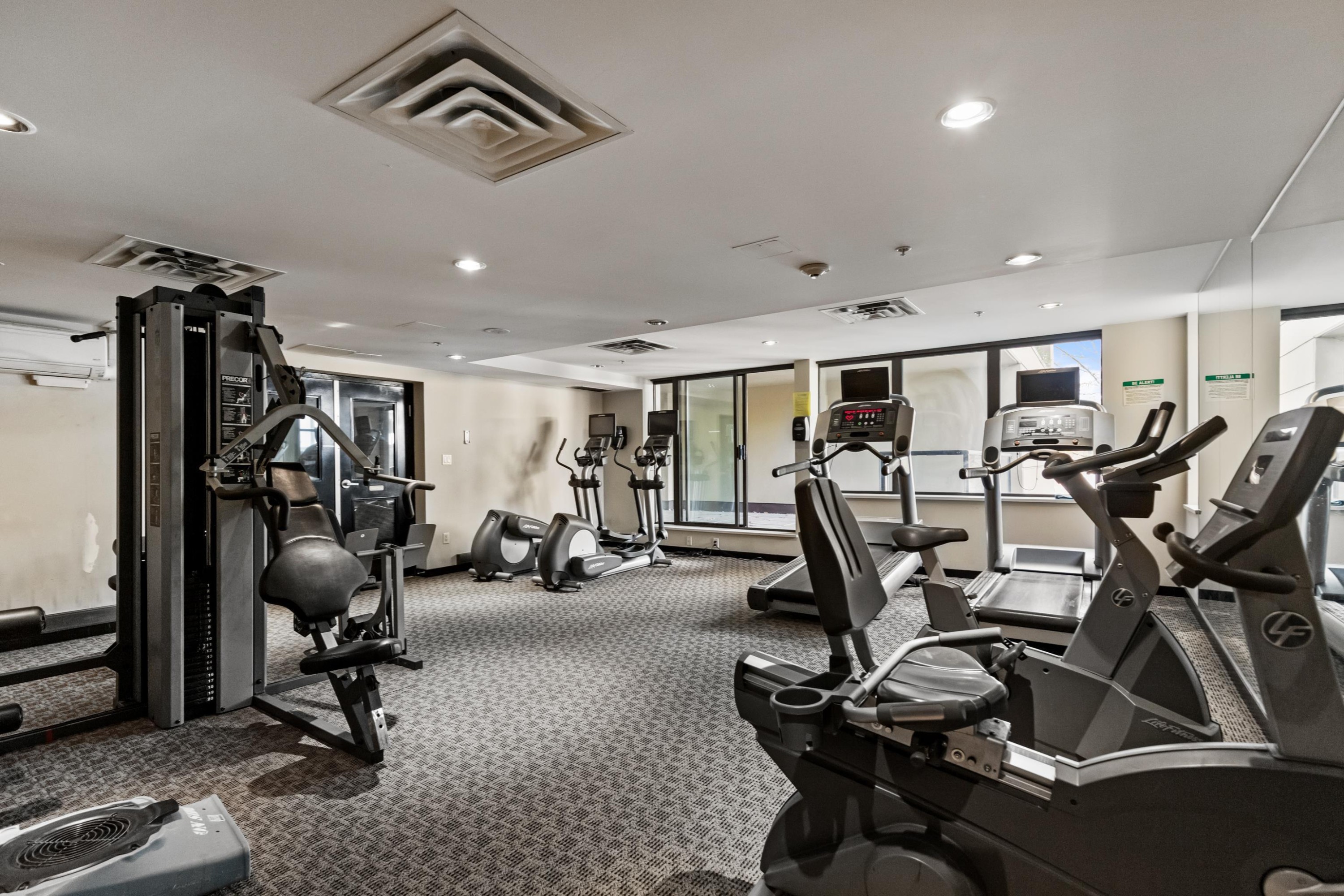 902-4250 Dawson Street, Burnaby, BC