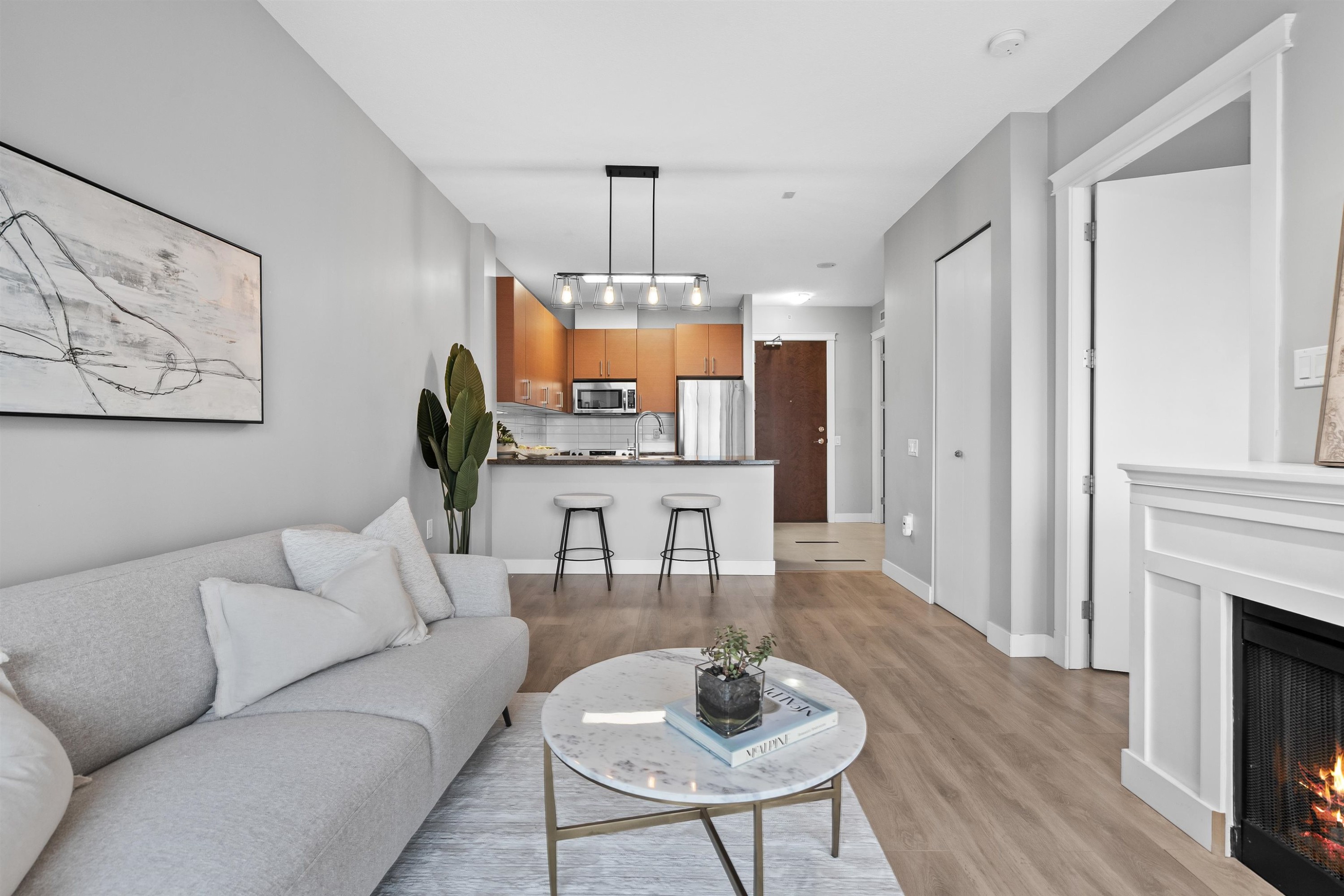 902-4250 Dawson Street, Burnaby, BC