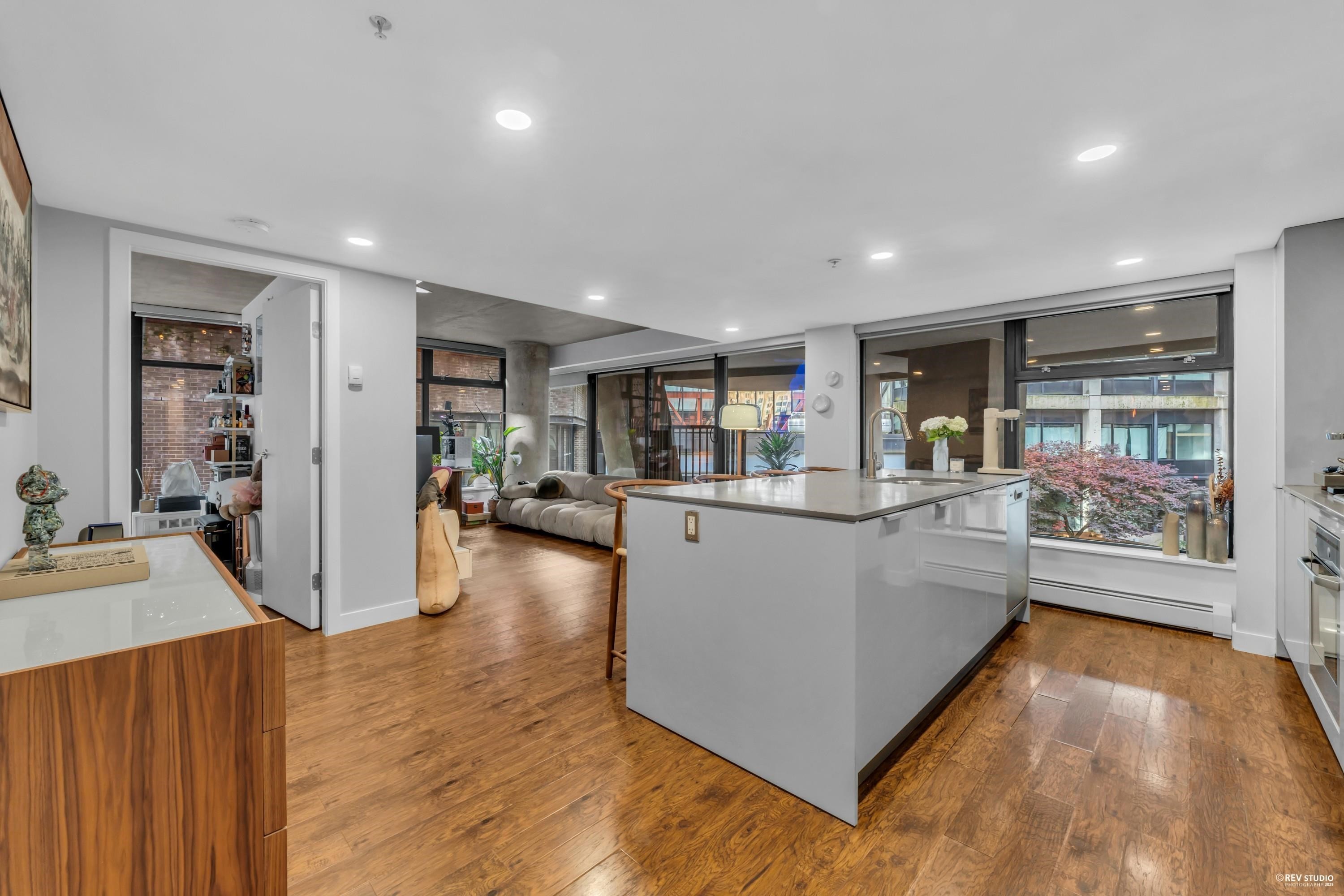 605-128 Cordova Street W, Vancouver, BC
