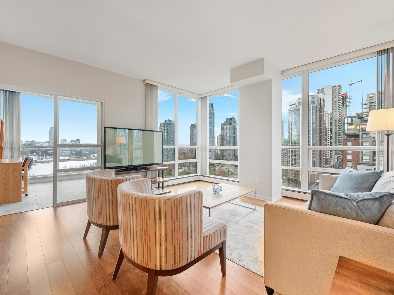 18C-139 Drake Street, Vancouver, BC