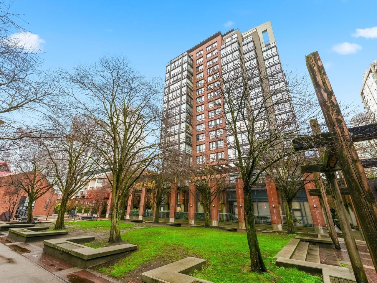 18C-139 Drake Street, Vancouver, BC