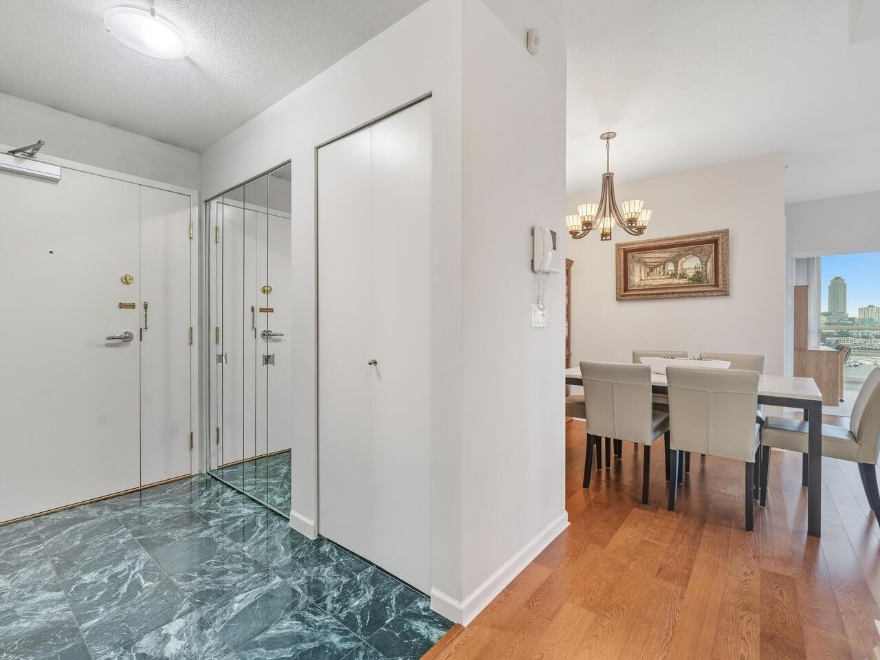 18C-139 Drake Street, Vancouver, BC