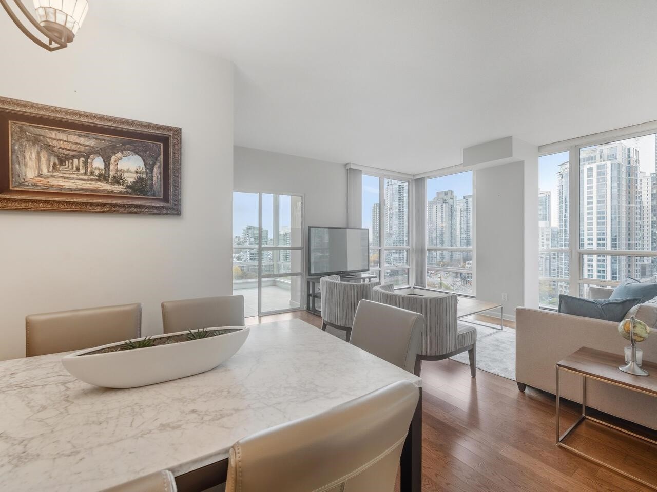 18C-139 Drake Street, Vancouver, BC