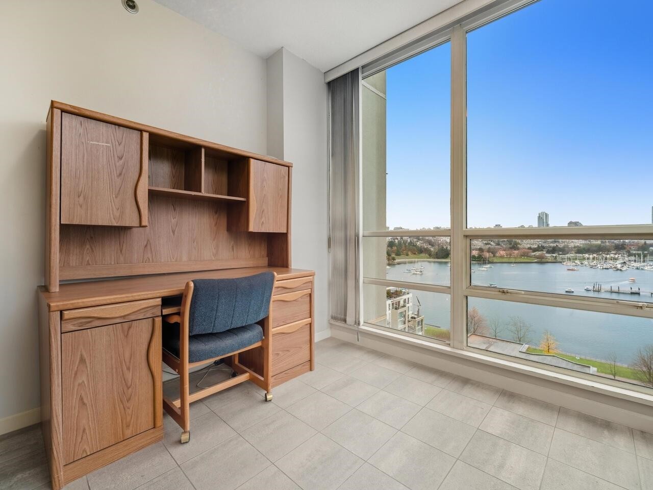 18C-139 Drake Street, Vancouver, BC