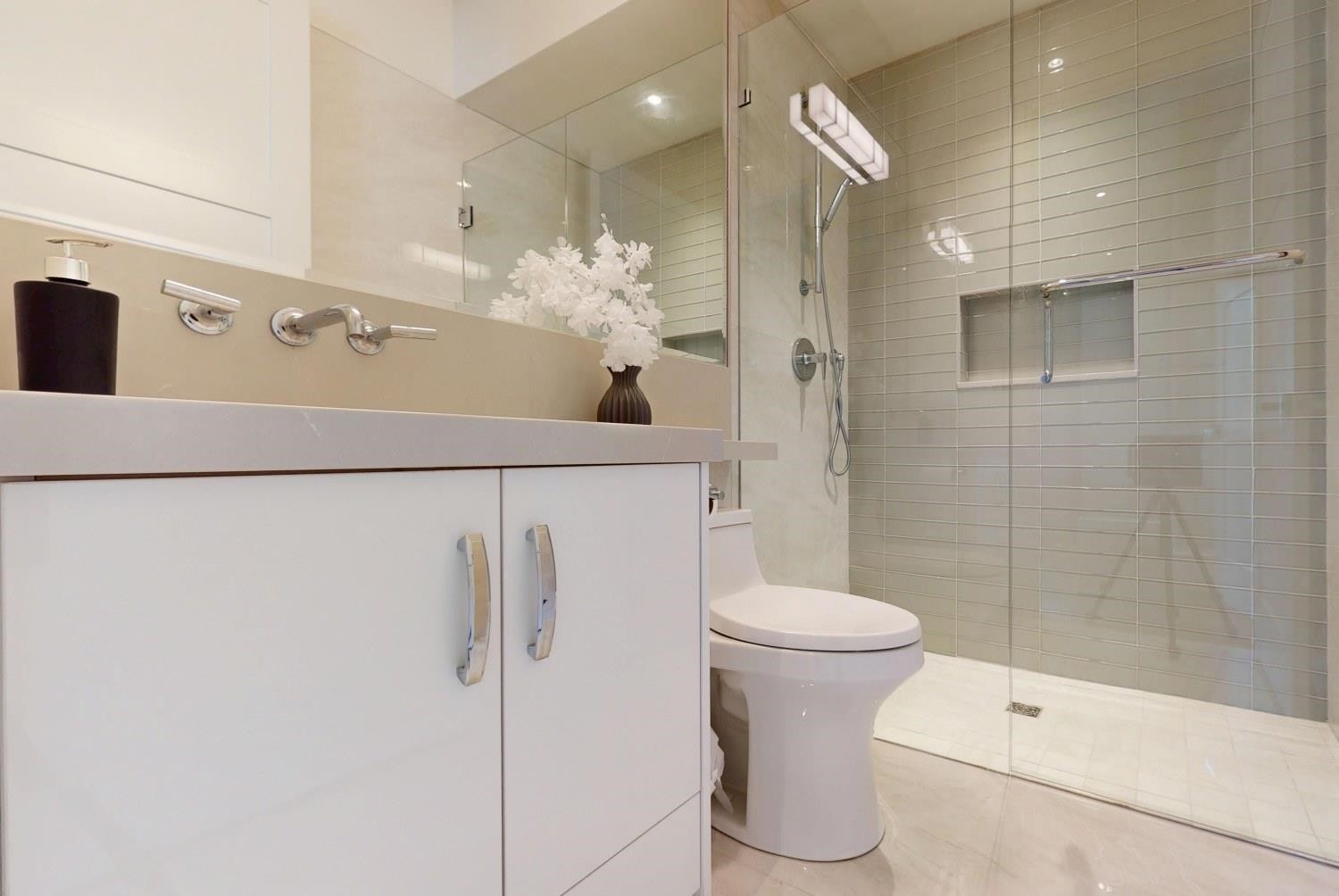 4014 36Th Avenue W, Vancouver, BC