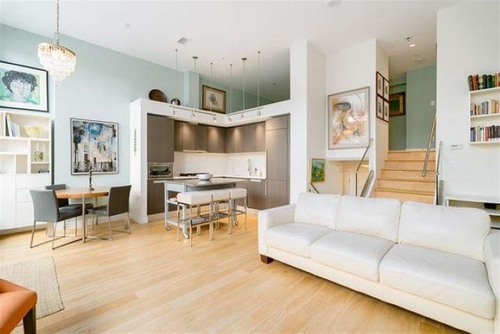 296 1St Avenue W, Vancouver, BC