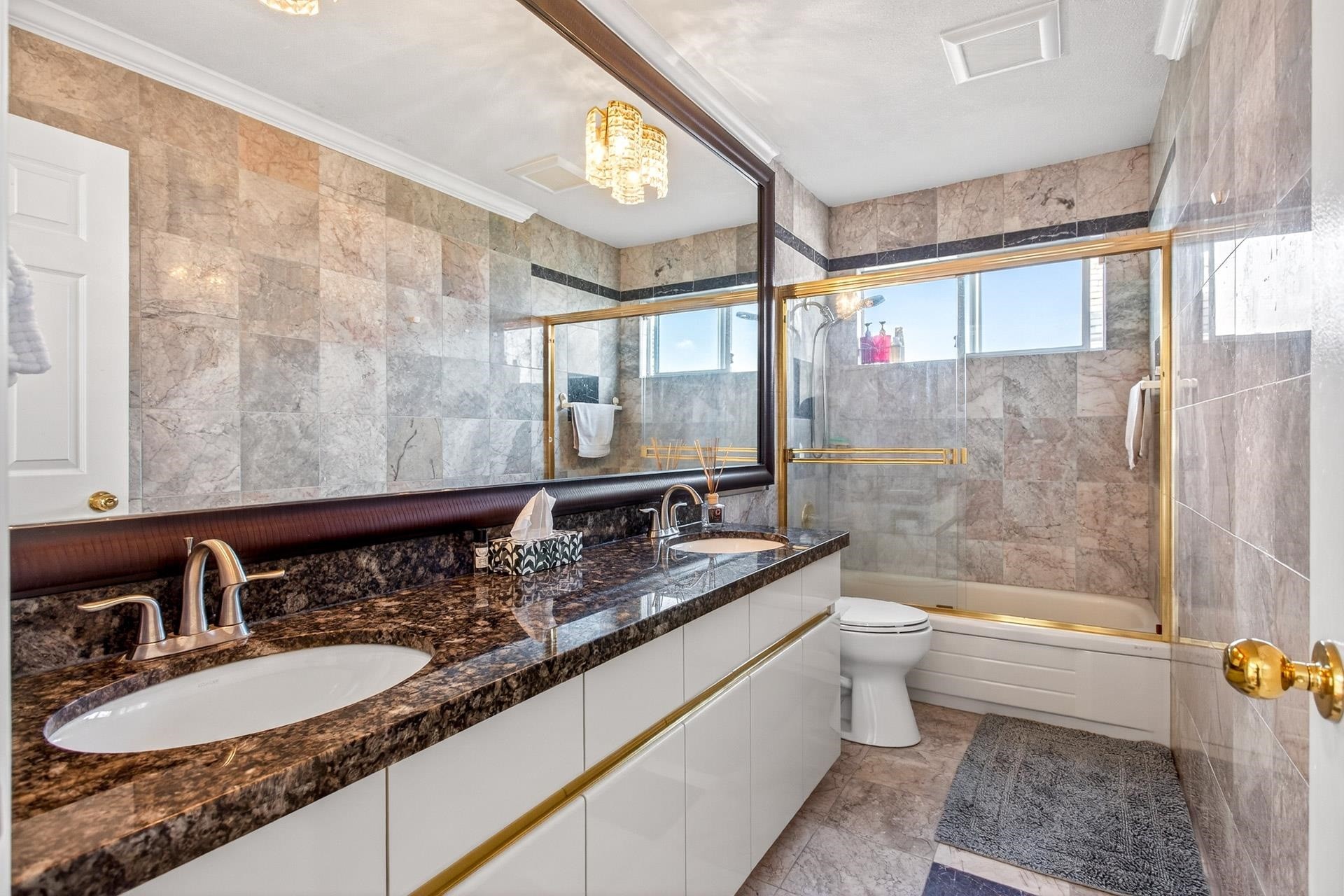 1369 55Th Avenue W, Vancouver, BC