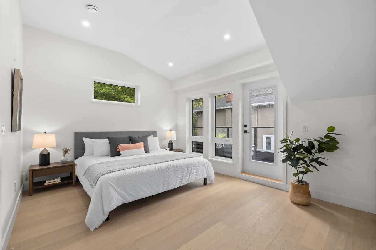 2430 49Th Avenue W, Vancouver, BC