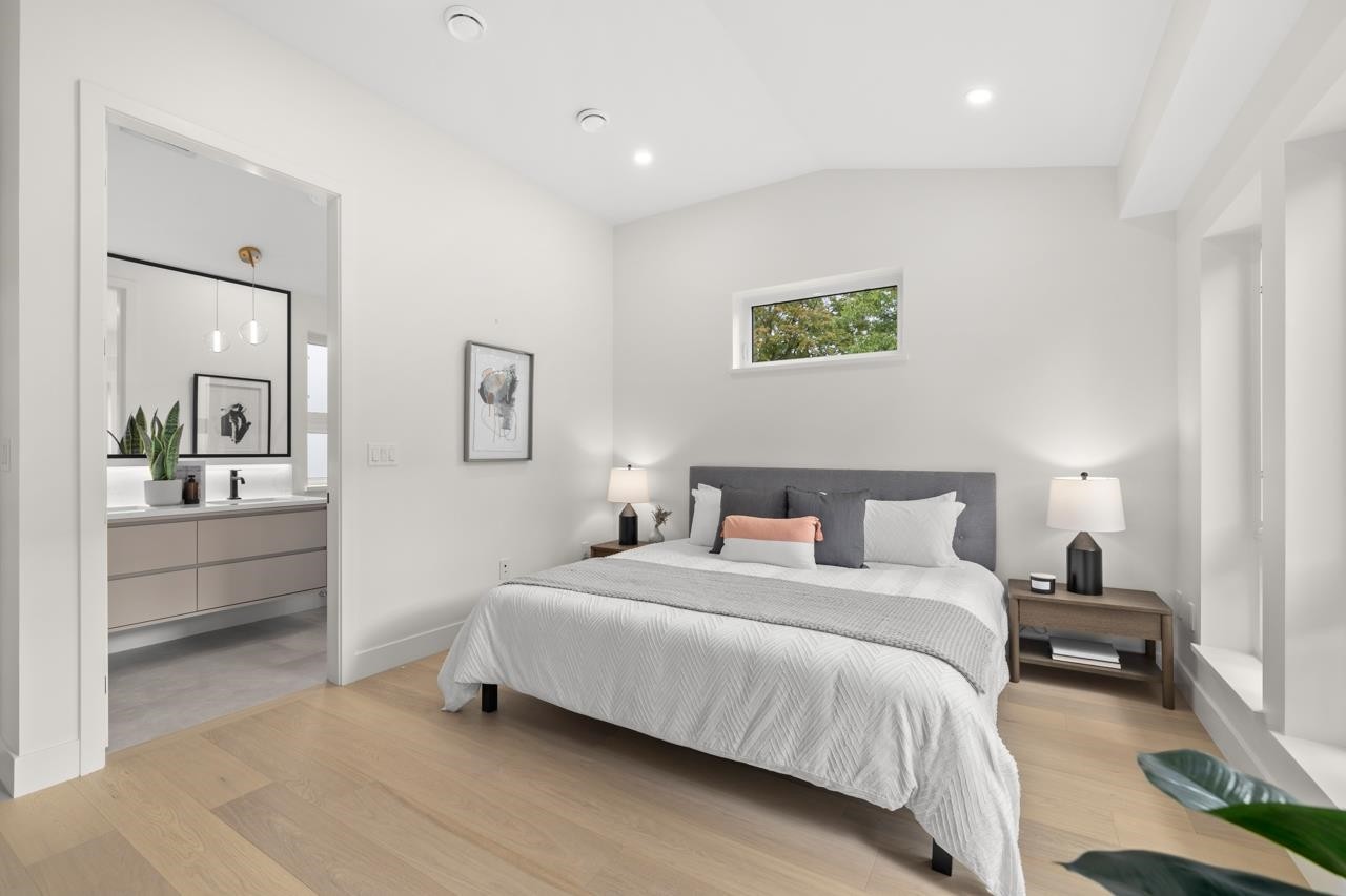 2430 49Th Avenue W, Vancouver, BC