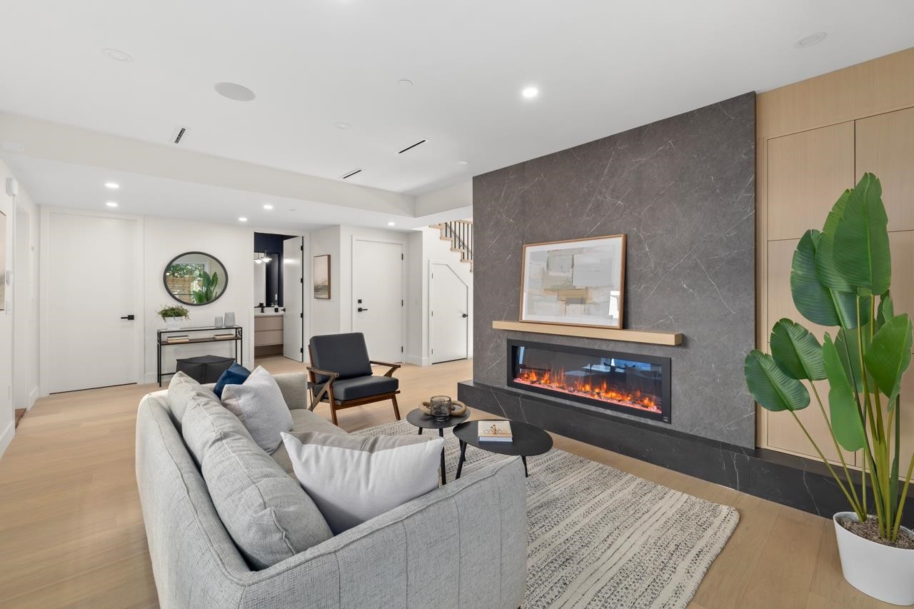 2430 49Th Avenue W, Vancouver, BC