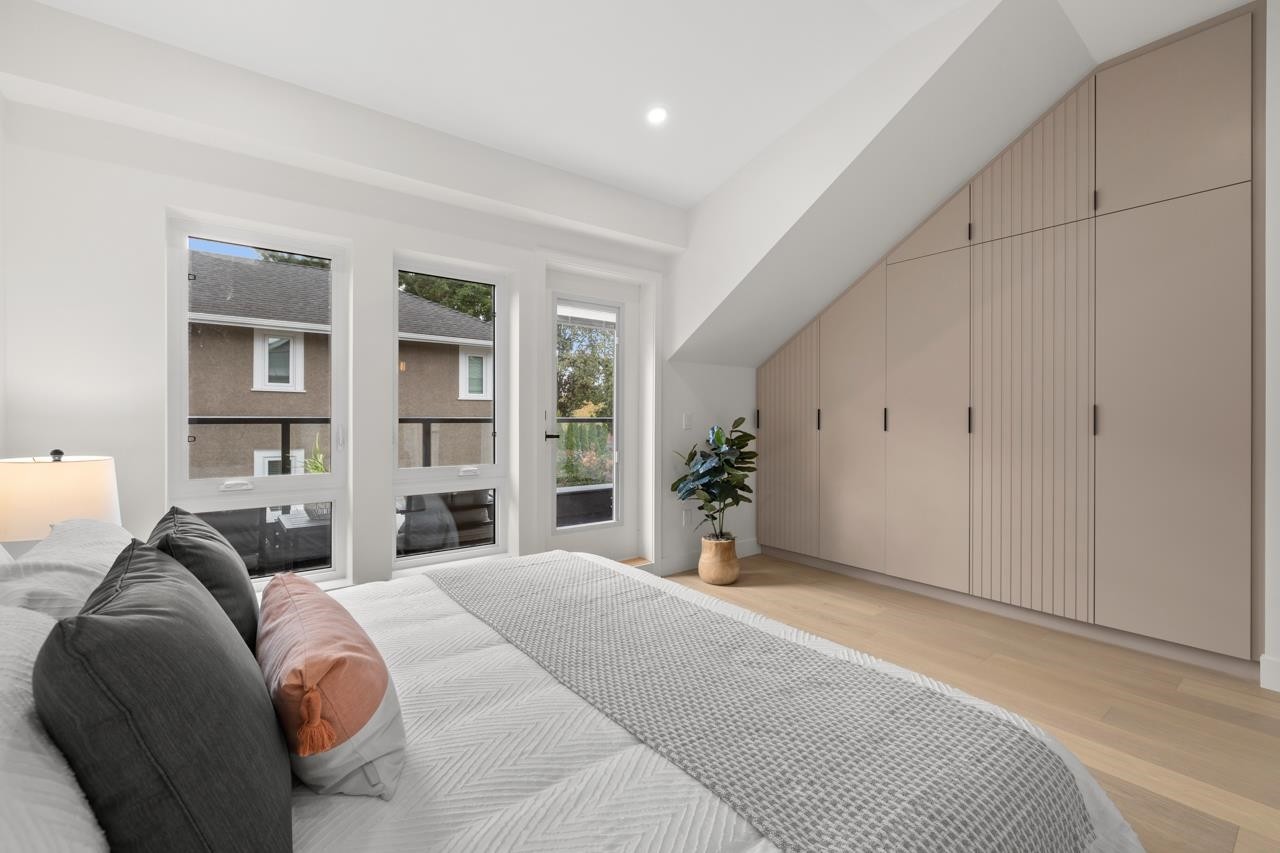 2430 49Th Avenue W, Vancouver, BC