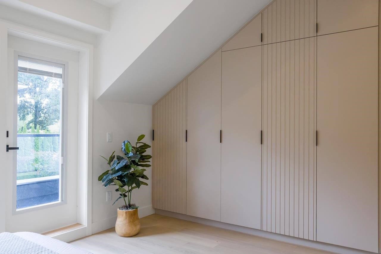 2430 49Th Avenue W, Vancouver, BC