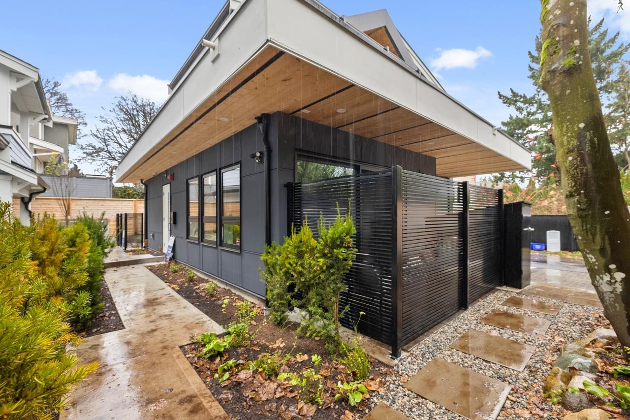 2430 49Th Avenue W, Vancouver, BC