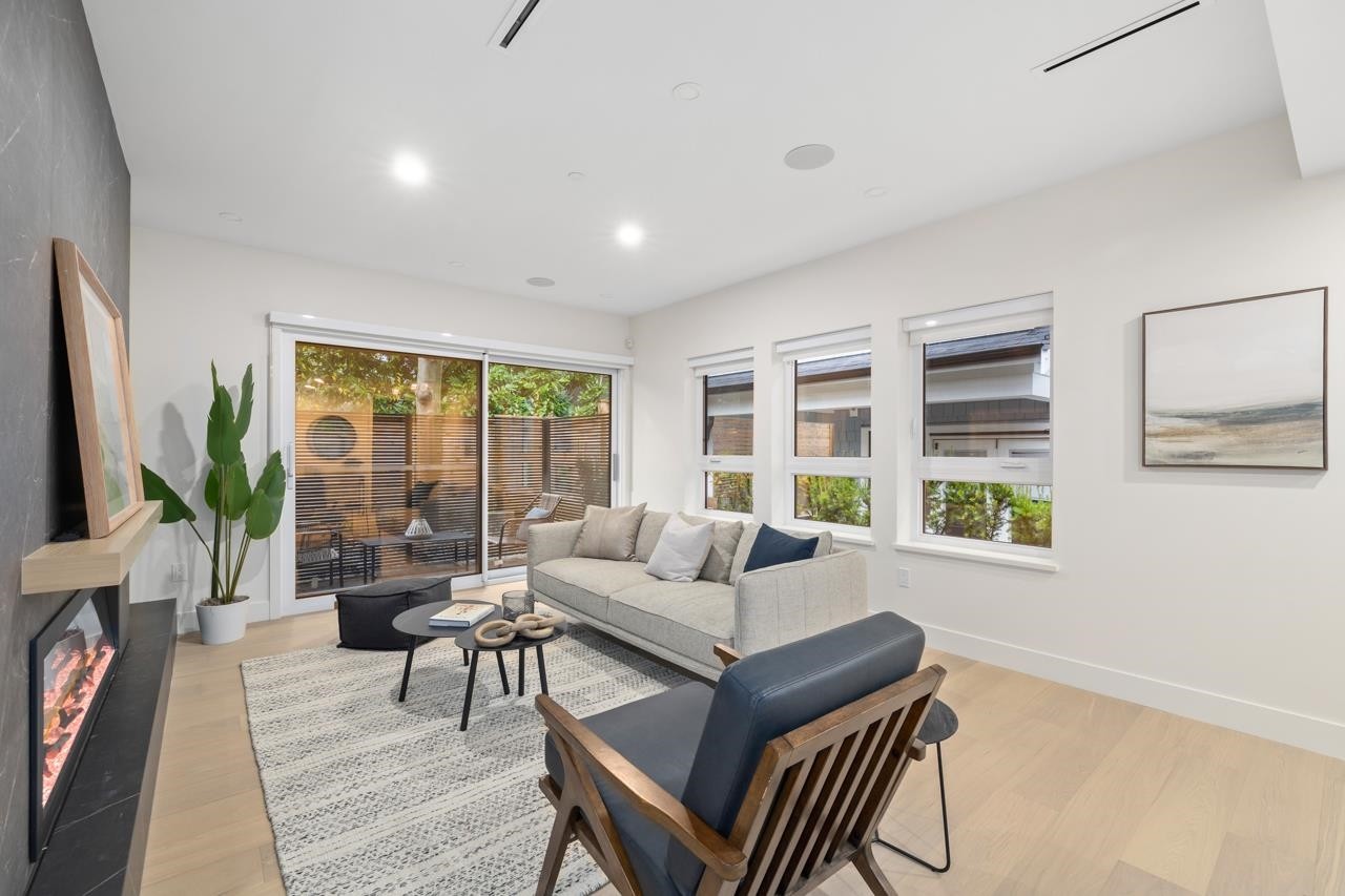 2430 49Th Avenue W, Vancouver, BC