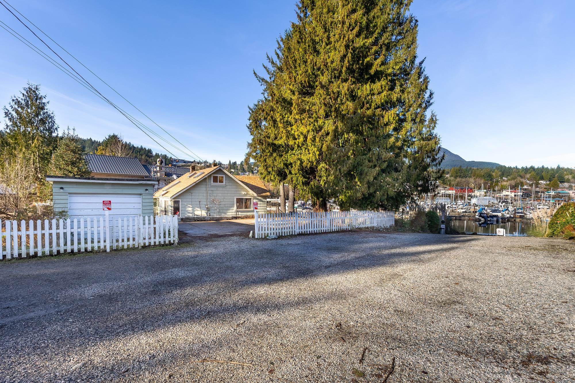 636 Bay Road, Gibsons, BC