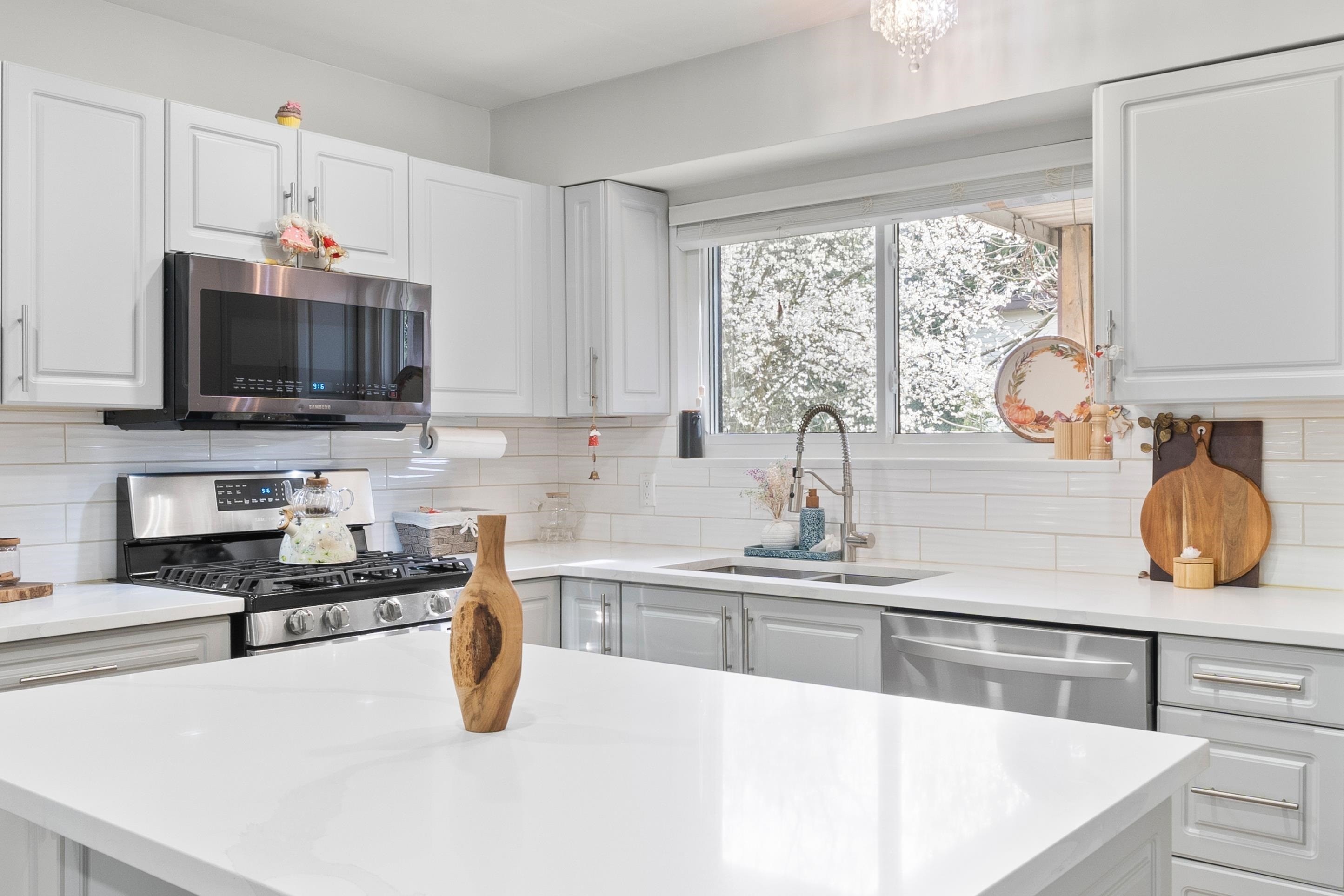 2333 Kirkstone Road, North Vancouver, BC