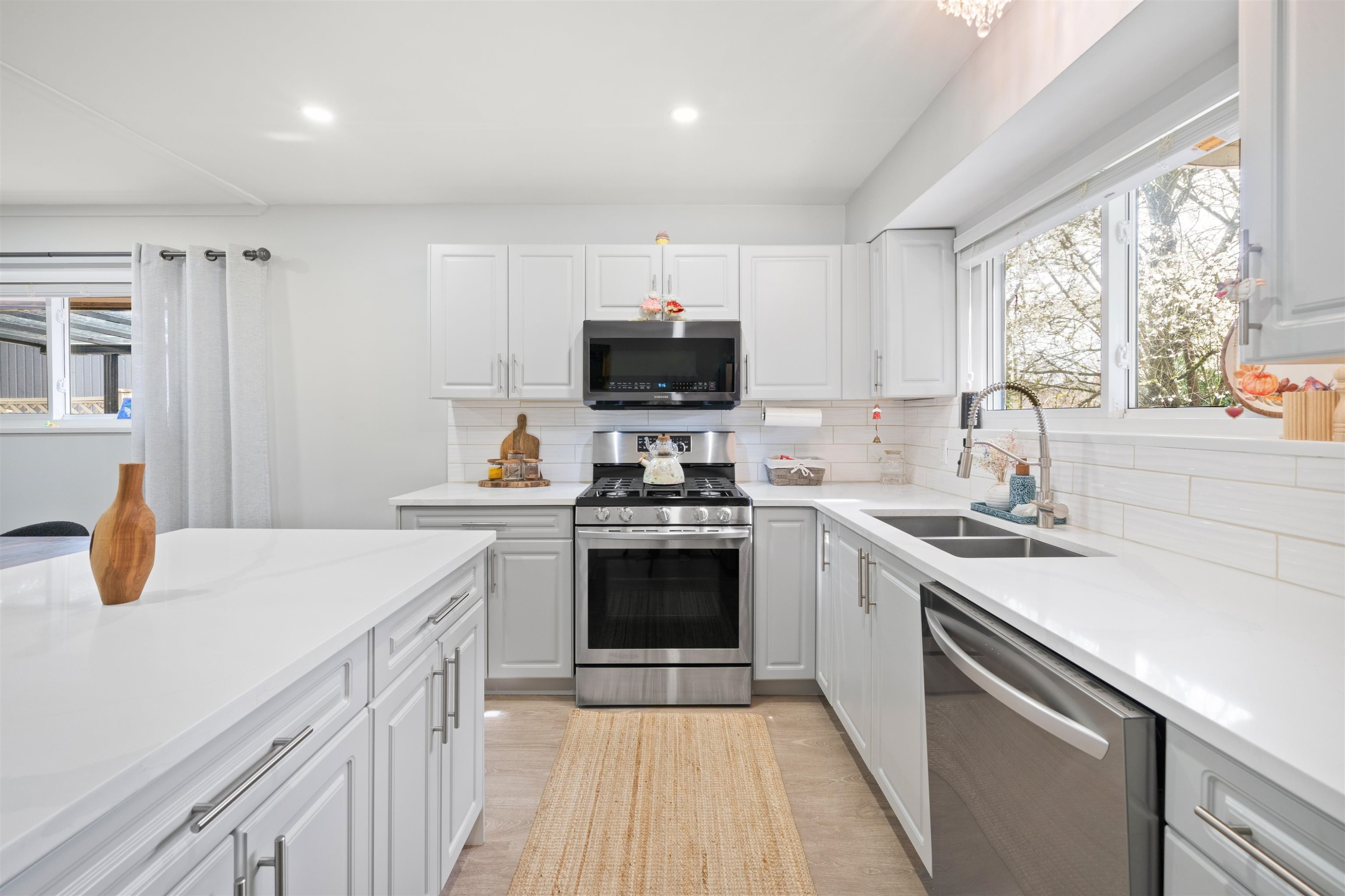 2333 Kirkstone Road, North Vancouver, BC