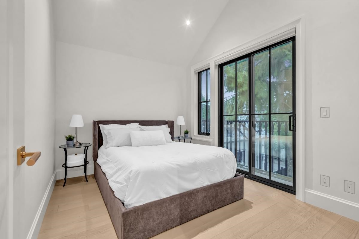 4454 4Th Avenue W, Vancouver, BC