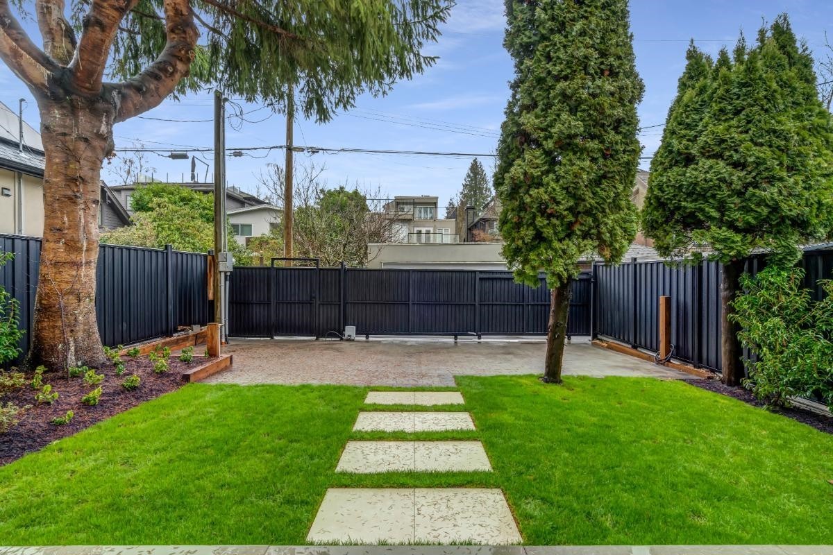 4454 4Th Avenue W, Vancouver, BC