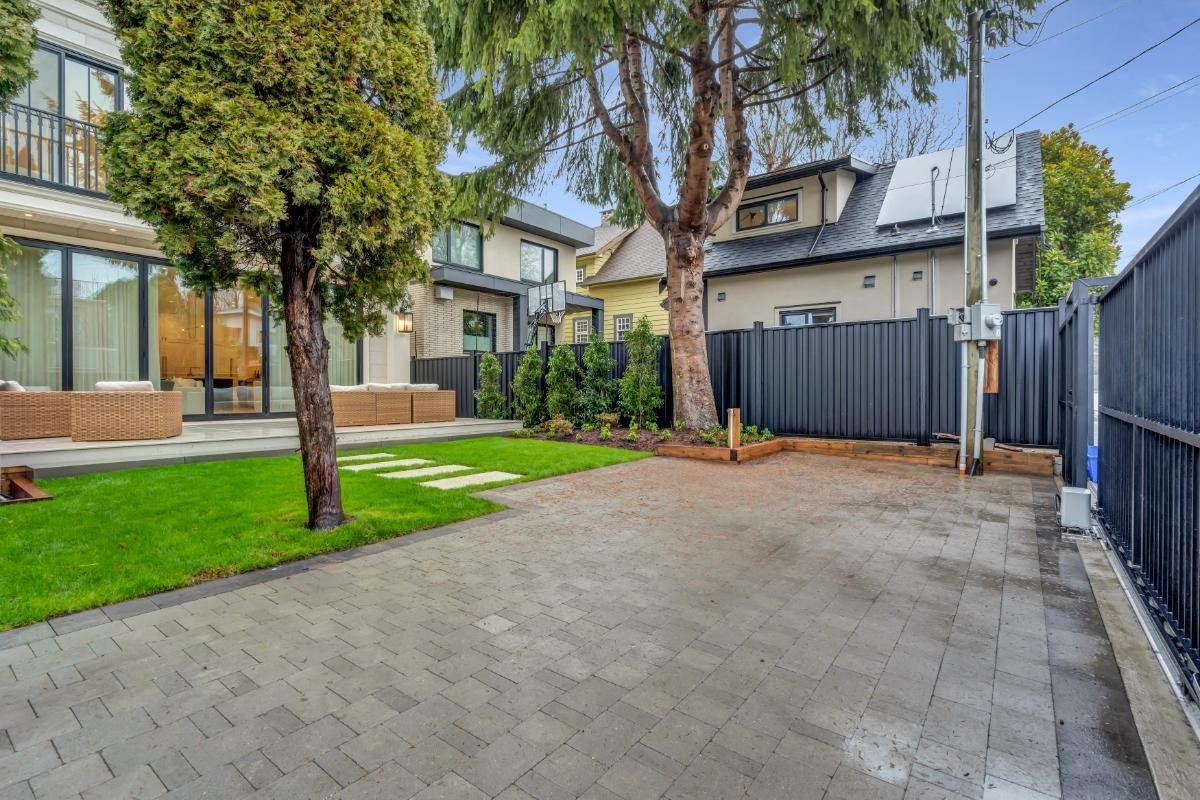 4454 4Th Avenue W, Vancouver, BC