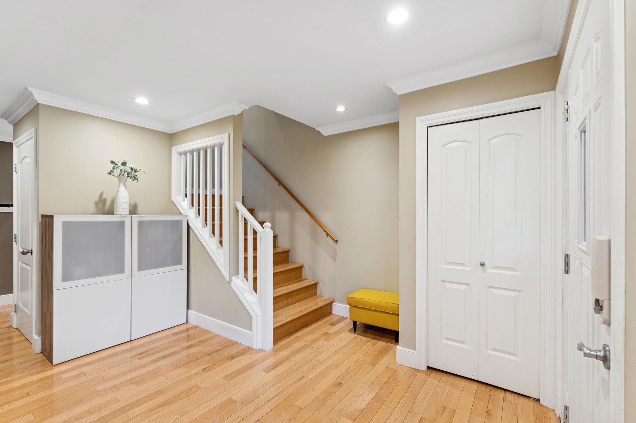 353 5Th Street E, North Vancouver, BC