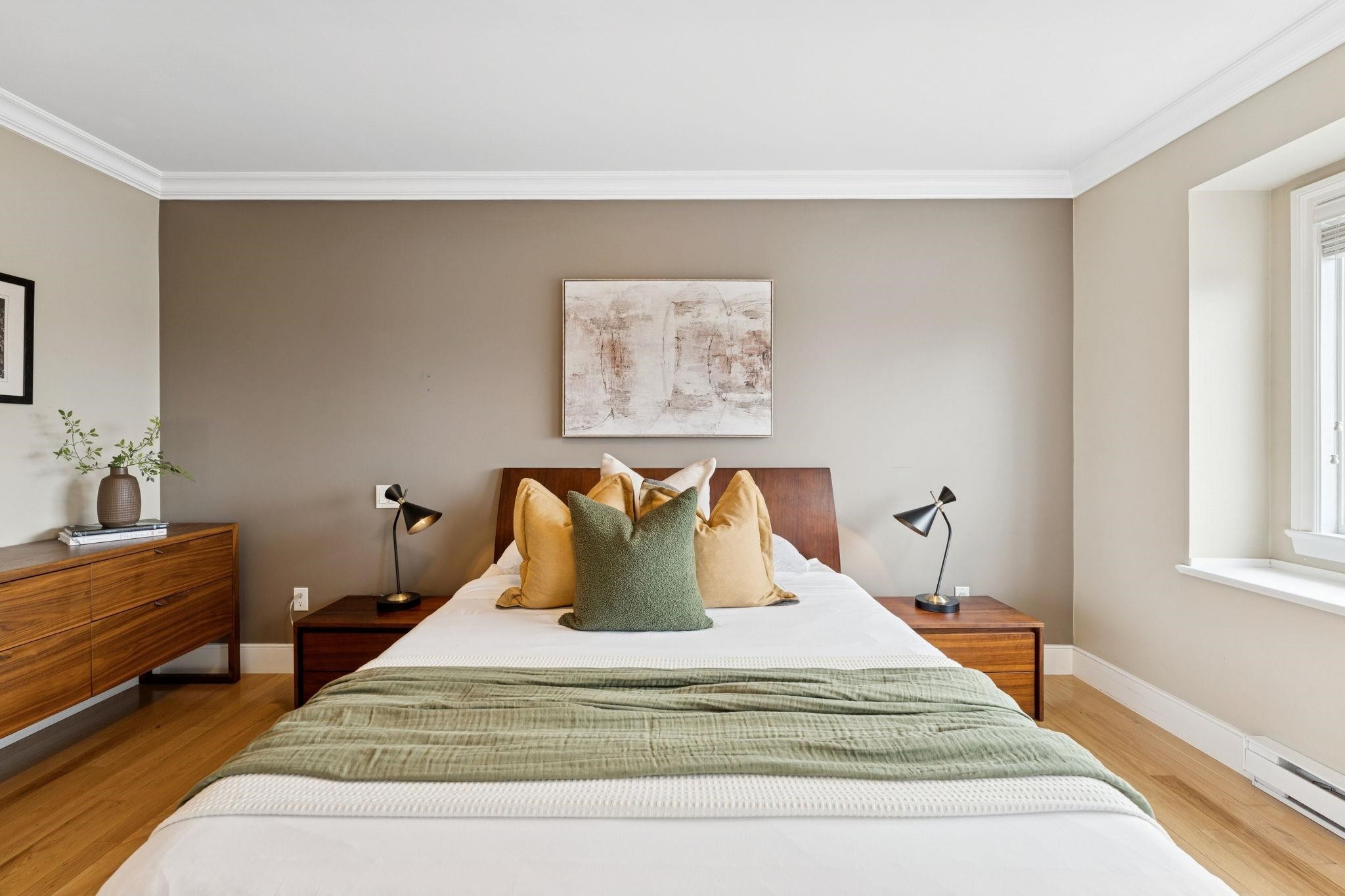 353 5Th Street E, North Vancouver, BC