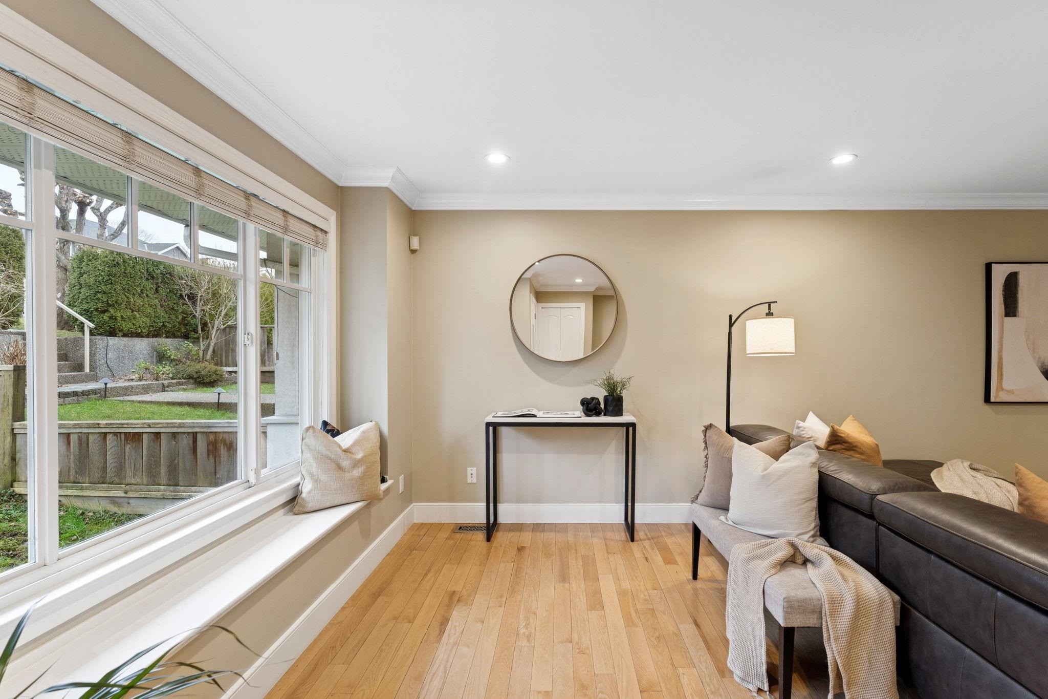 353 5Th Street E, North Vancouver, BC