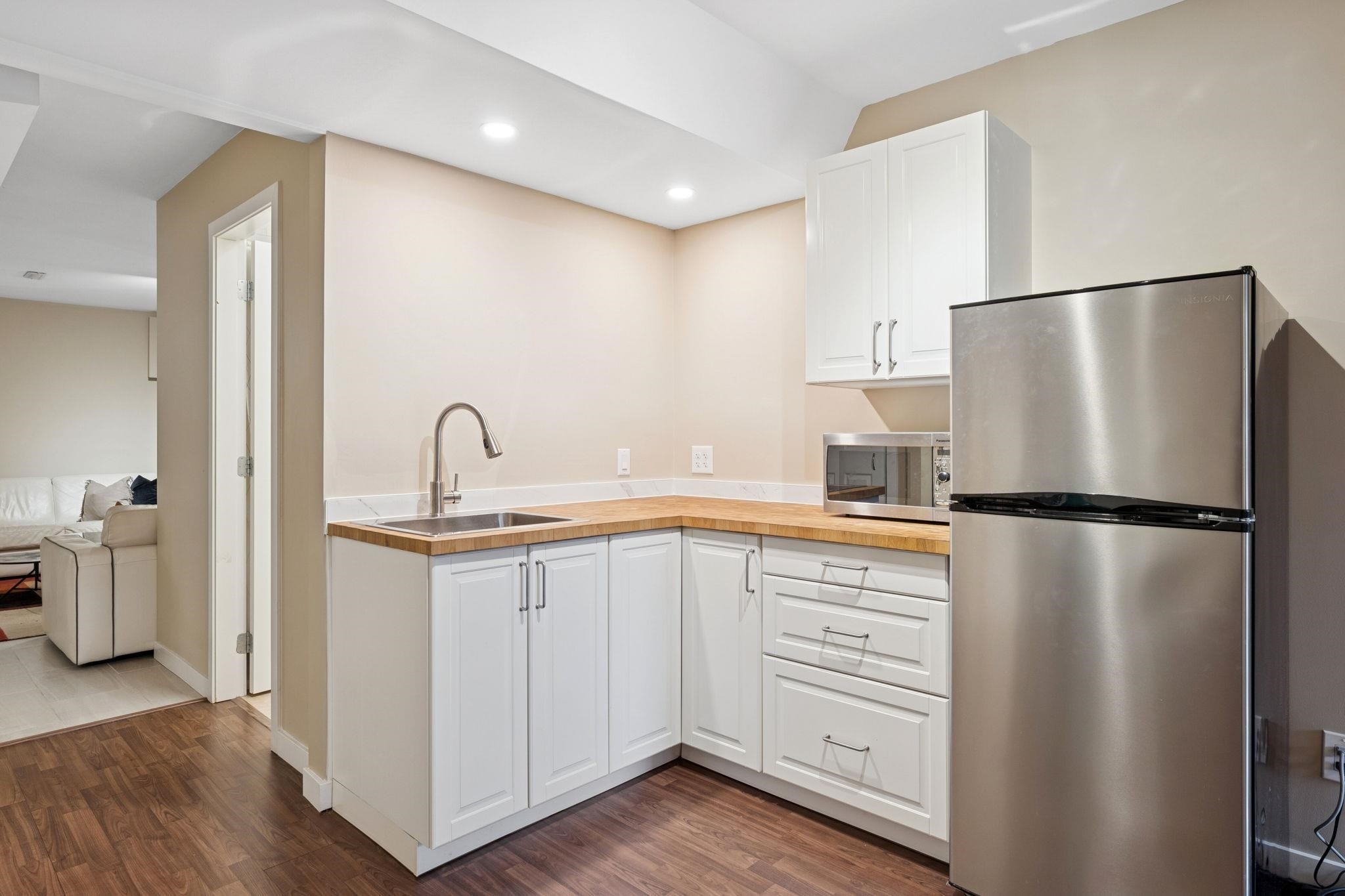 353 5Th Street E, North Vancouver, BC